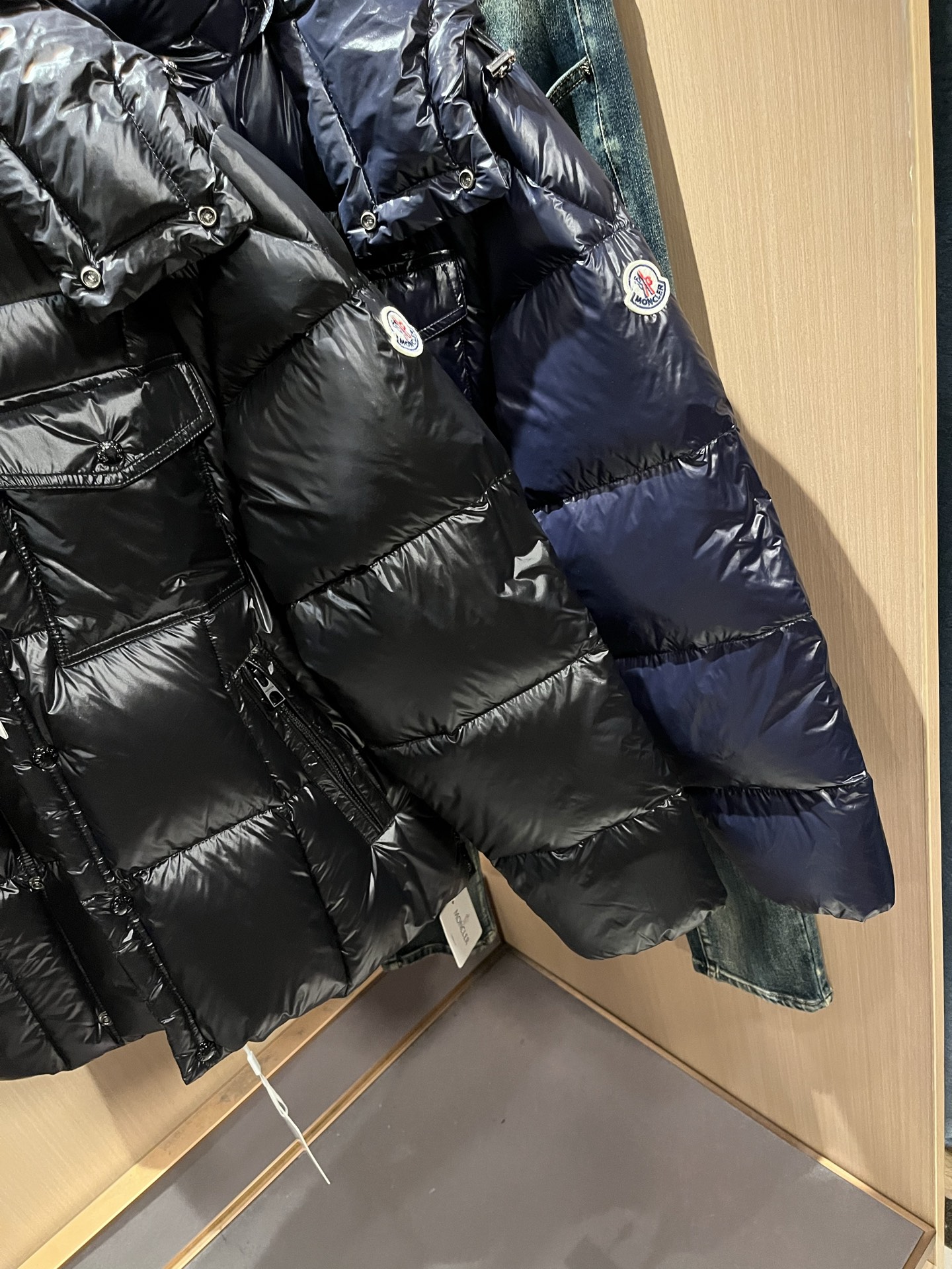 Mon*ler蒙口 2025秋冬新款男女同款👫羽绒服 ！年度的压轴款登场...匠心技艺于一身的经典款.高