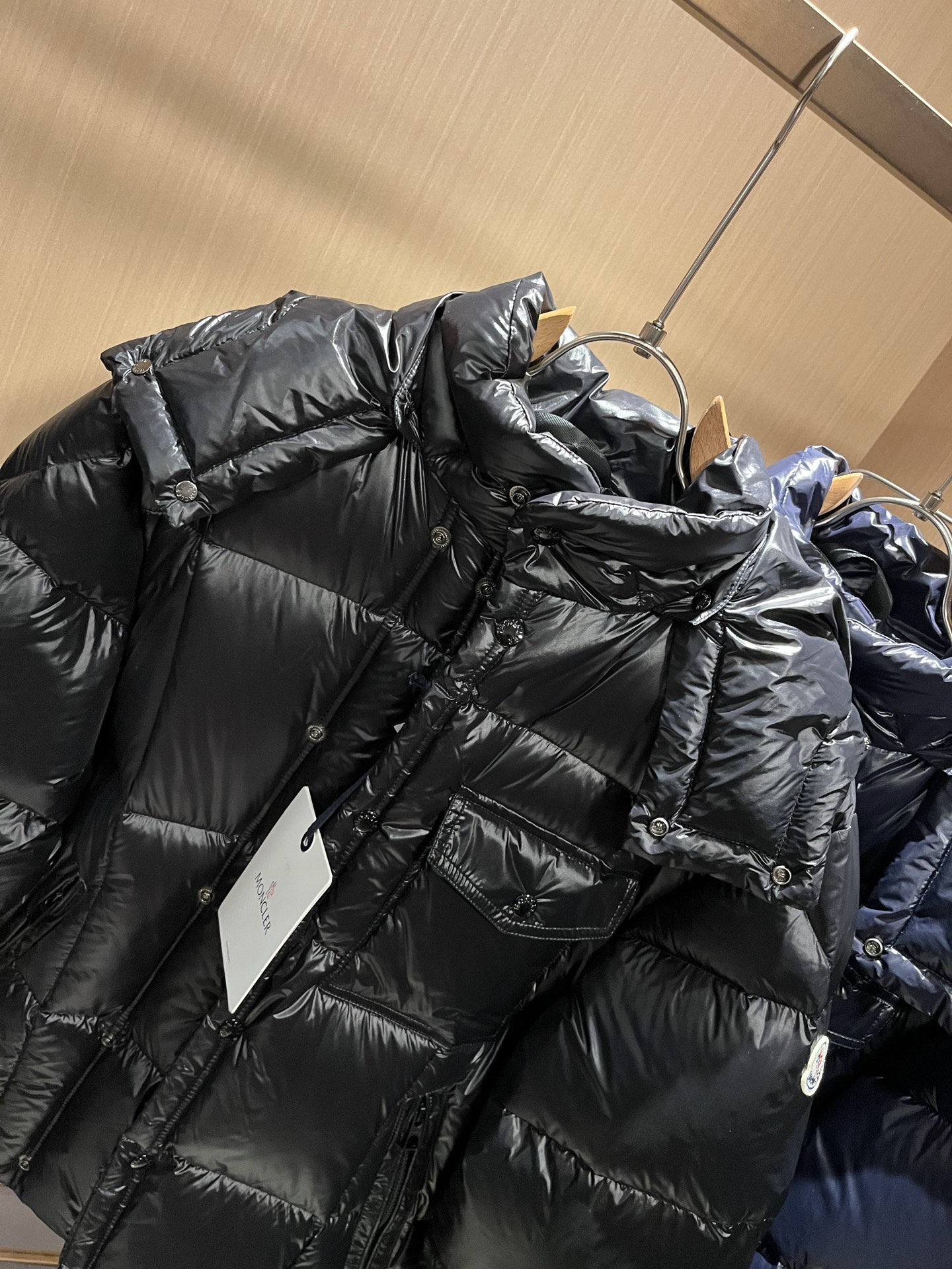 Mon*ler蒙口 2025秋冬新款男女同款👫羽绒服 ！年度的压轴款登场...匠心技艺于一身的经典款.高