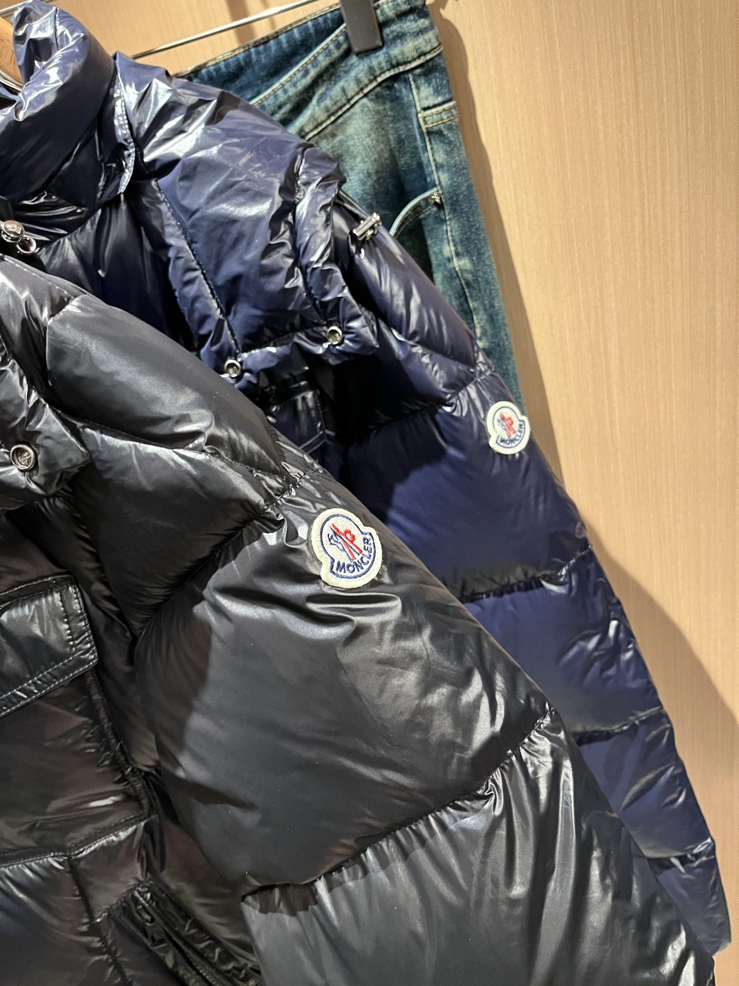 Mon*ler蒙口 2025秋冬新款男女同款👫羽绒服 ！年度的压轴款登场...匠心技艺于一身的经典款.高