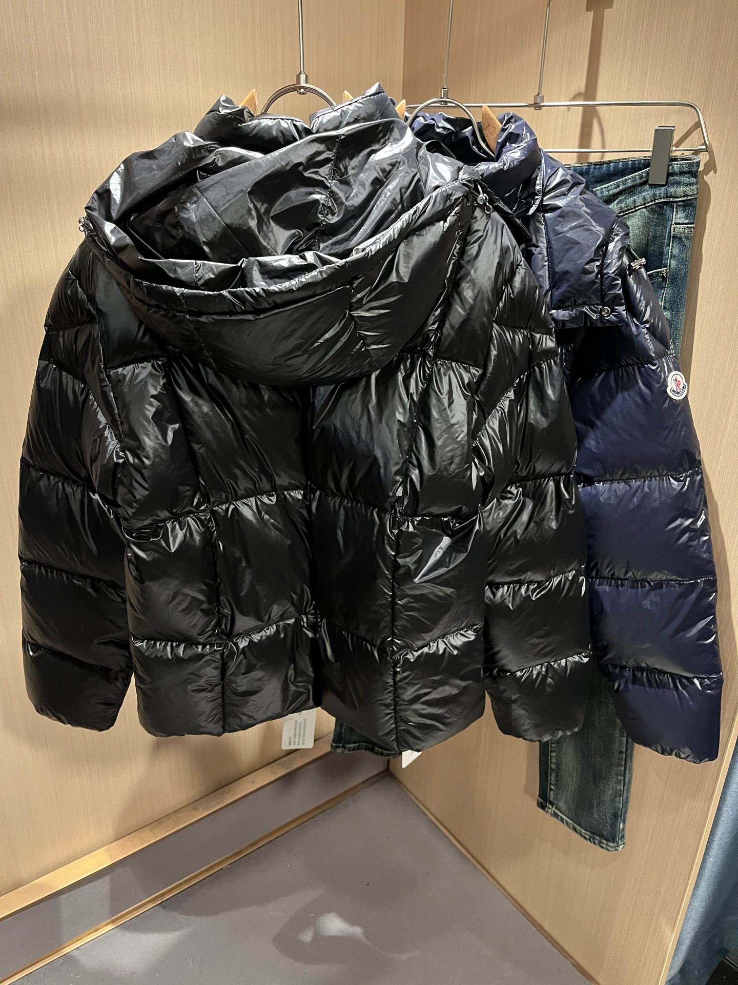 Mon*ler蒙口 2025秋冬新款男女同款👫羽绒服 ！年度的压轴款登场...匠心技艺于一身的经典款.高