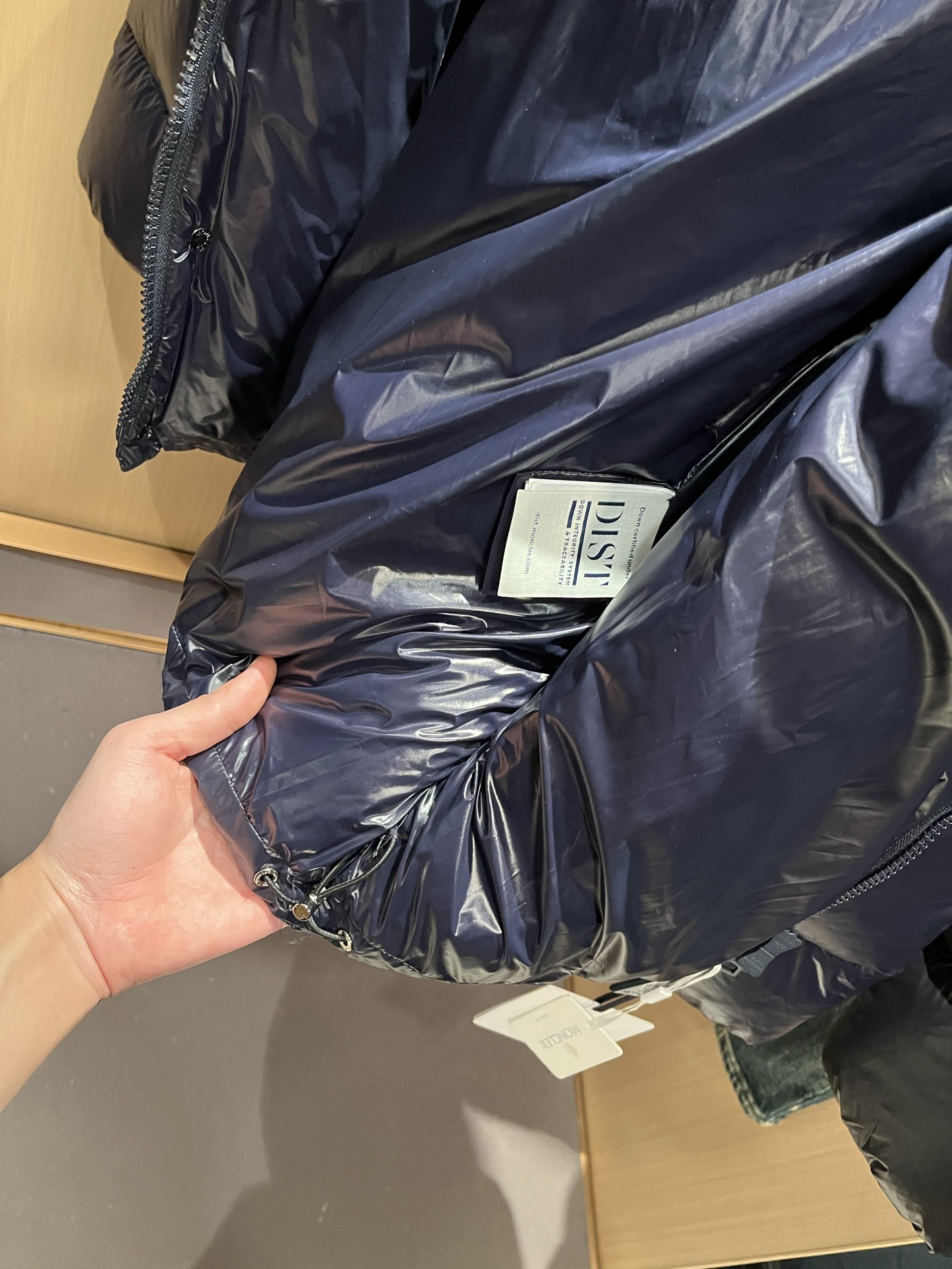 Mon*ler蒙口 2025秋冬新款男女同款👫羽绒服 ！年度的压轴款登场...匠心技艺于一身的经典款.高