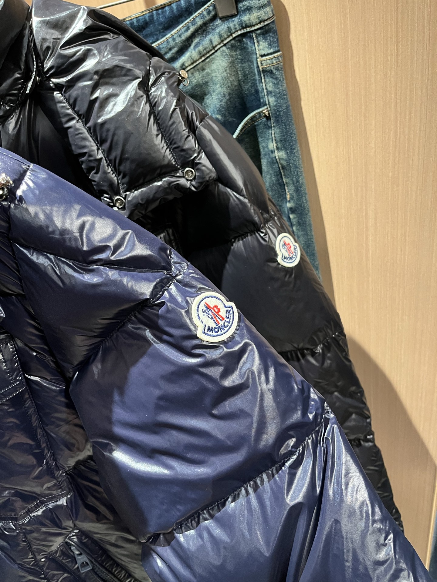 Mon*ler蒙口 2025秋冬新款男女同款👫羽绒服 ！年度的压轴款登场...匠心技艺于一身的经典款.高