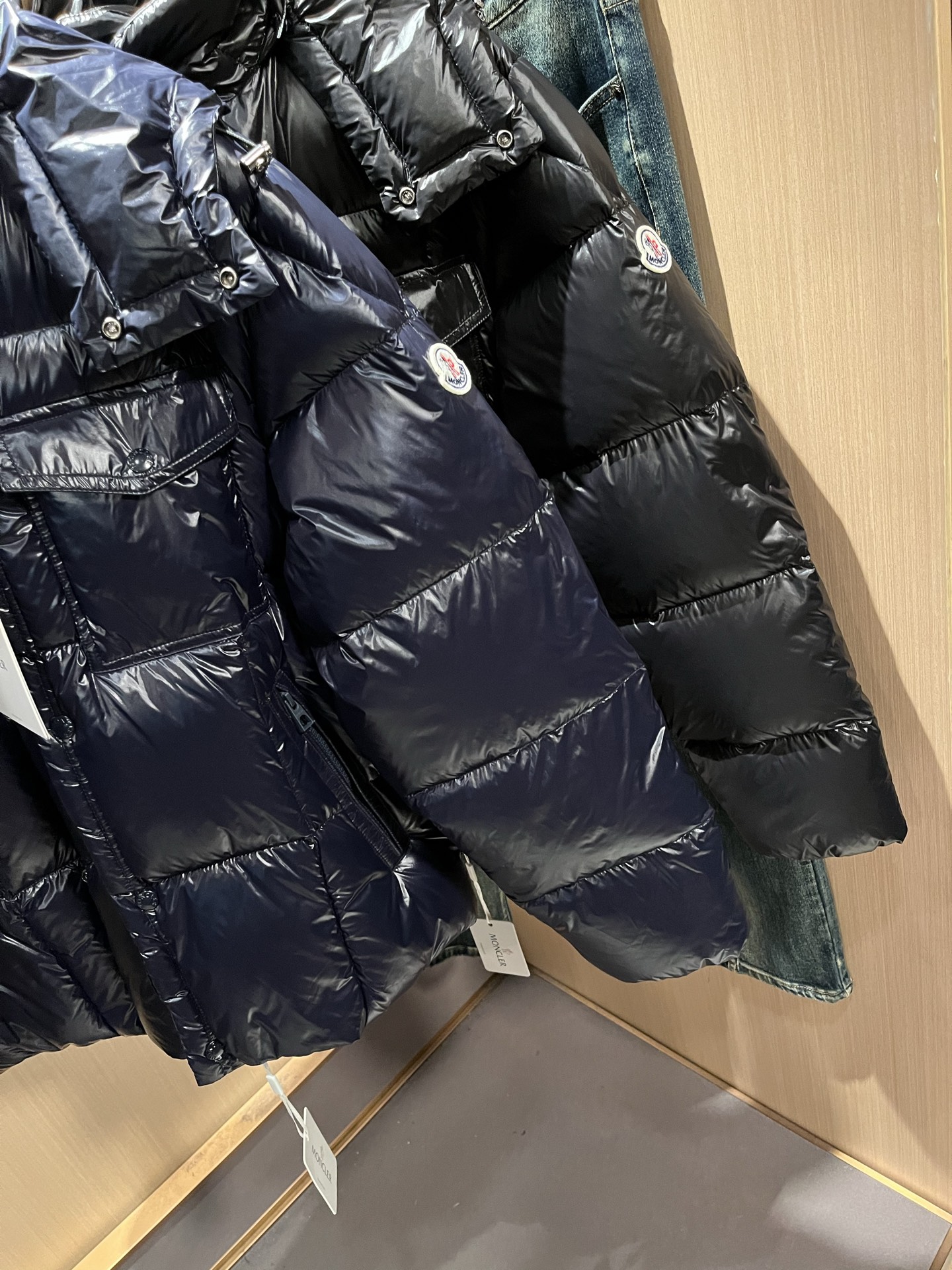 Mon*ler蒙口 2025秋冬新款男女同款👫羽绒服 ！年度的压轴款登场...匠心技艺于一身的经典款.高