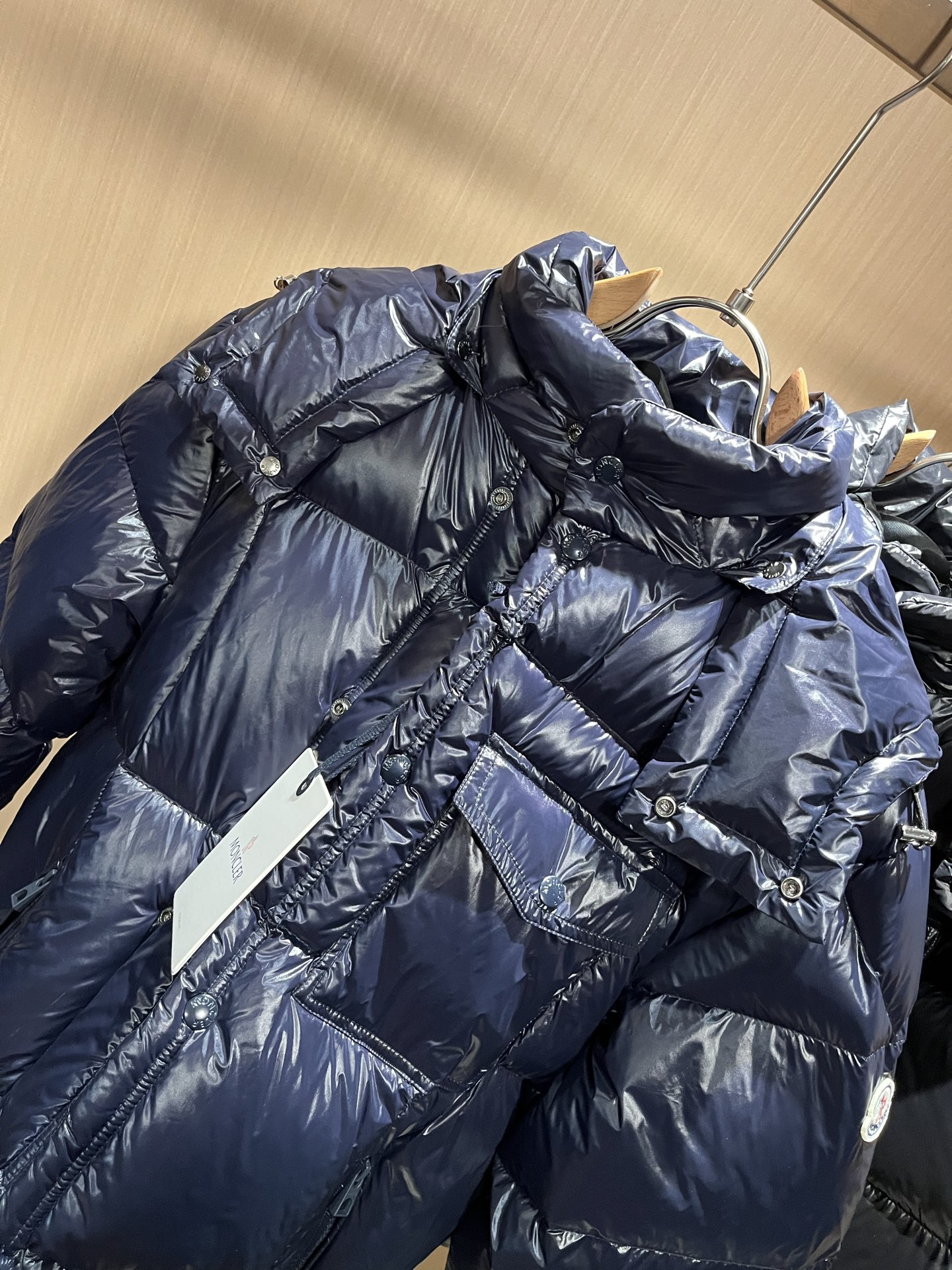 Mon*ler蒙口 2025秋冬新款男女同款👫羽绒服 ！年度的压轴款登场...匠心技艺于一身的经典款.高