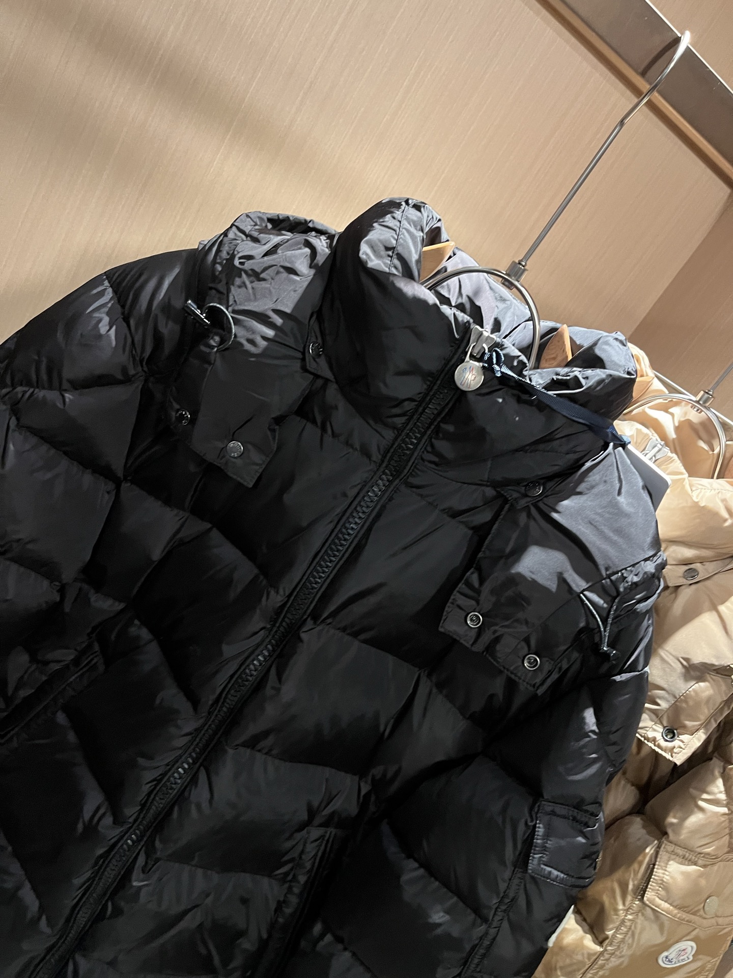 Mon*ler蒙口 2025秋冬新款男女同款👫羽绒服 ！年度的压轴款登场...匠心技艺于一身的经典款.高