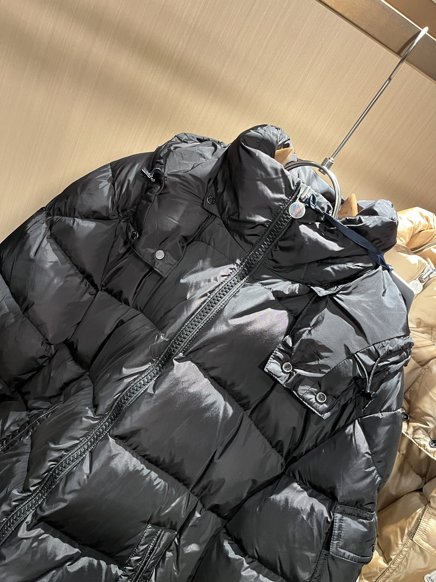 Mon*ler蒙口 2025秋冬新款男女同款👫羽绒服 ！年度的压轴款登场...匠心技艺于一身的经典款.高