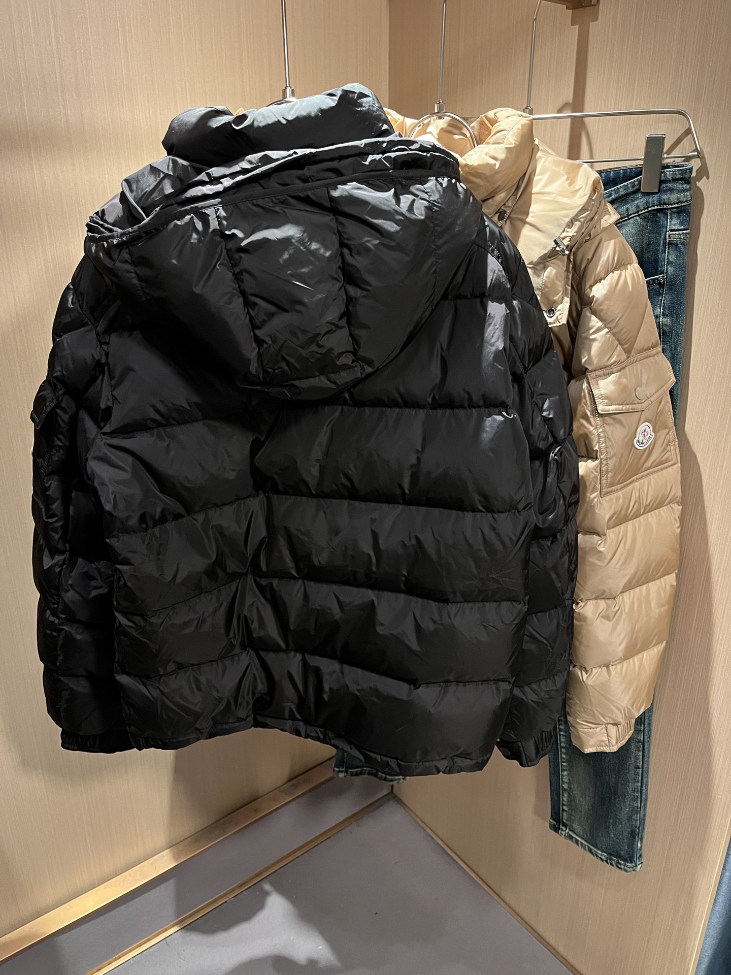 Mon*ler蒙口 2025秋冬新款男女同款👫羽绒服 ！年度的压轴款登场...匠心技艺于一身的经典款.高