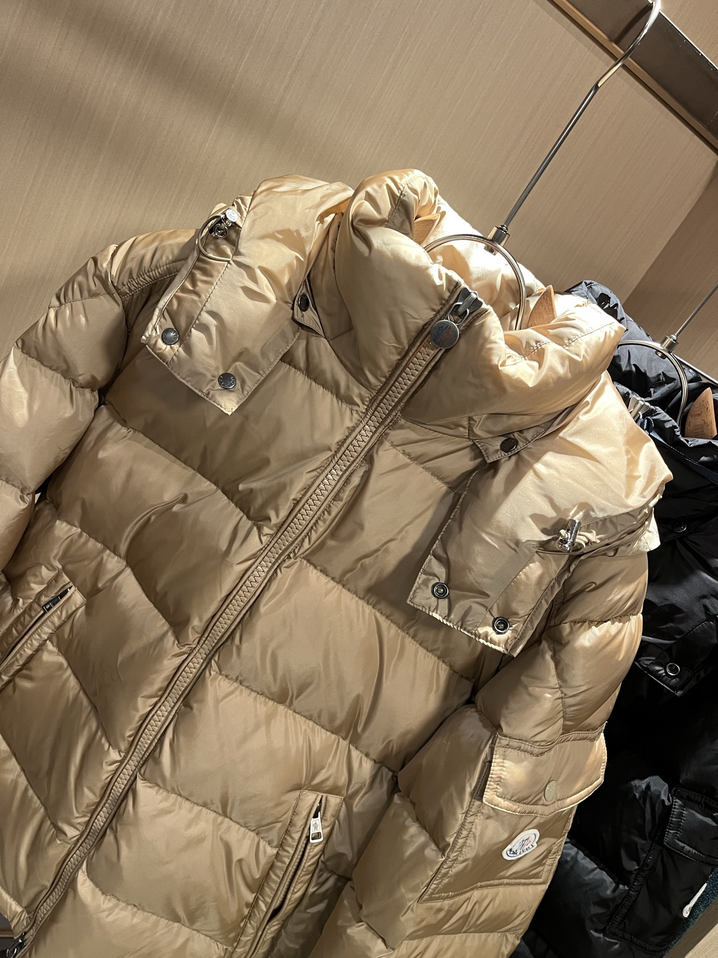 Mon*ler蒙口 2025秋冬新款男女同款👫羽绒服 ！年度的压轴款登场...匠心技艺于一身的经典款.高