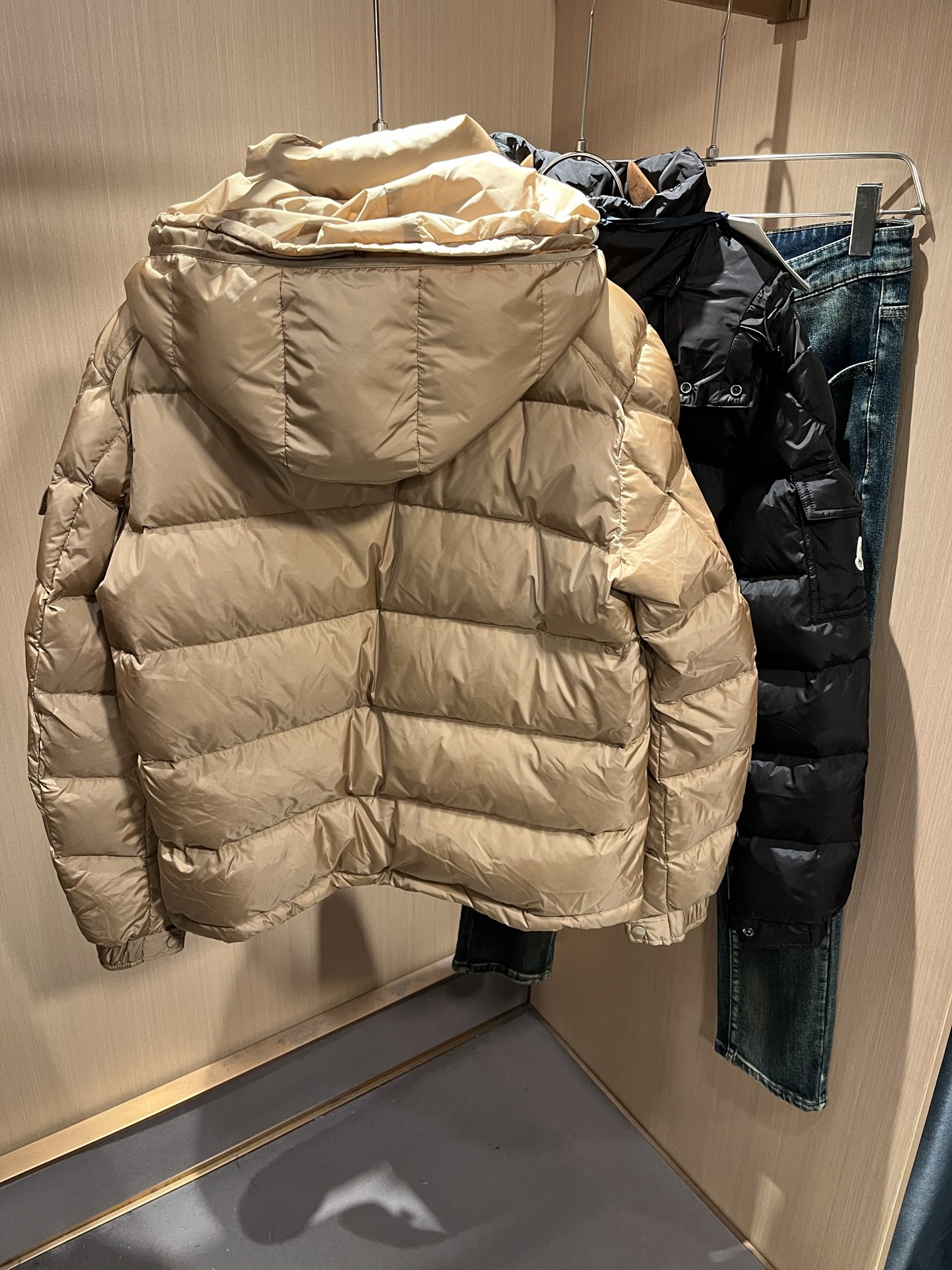 Mon*ler蒙口 2025秋冬新款男女同款👫羽绒服 ！年度的压轴款登场...匠心技艺于一身的经典款.高