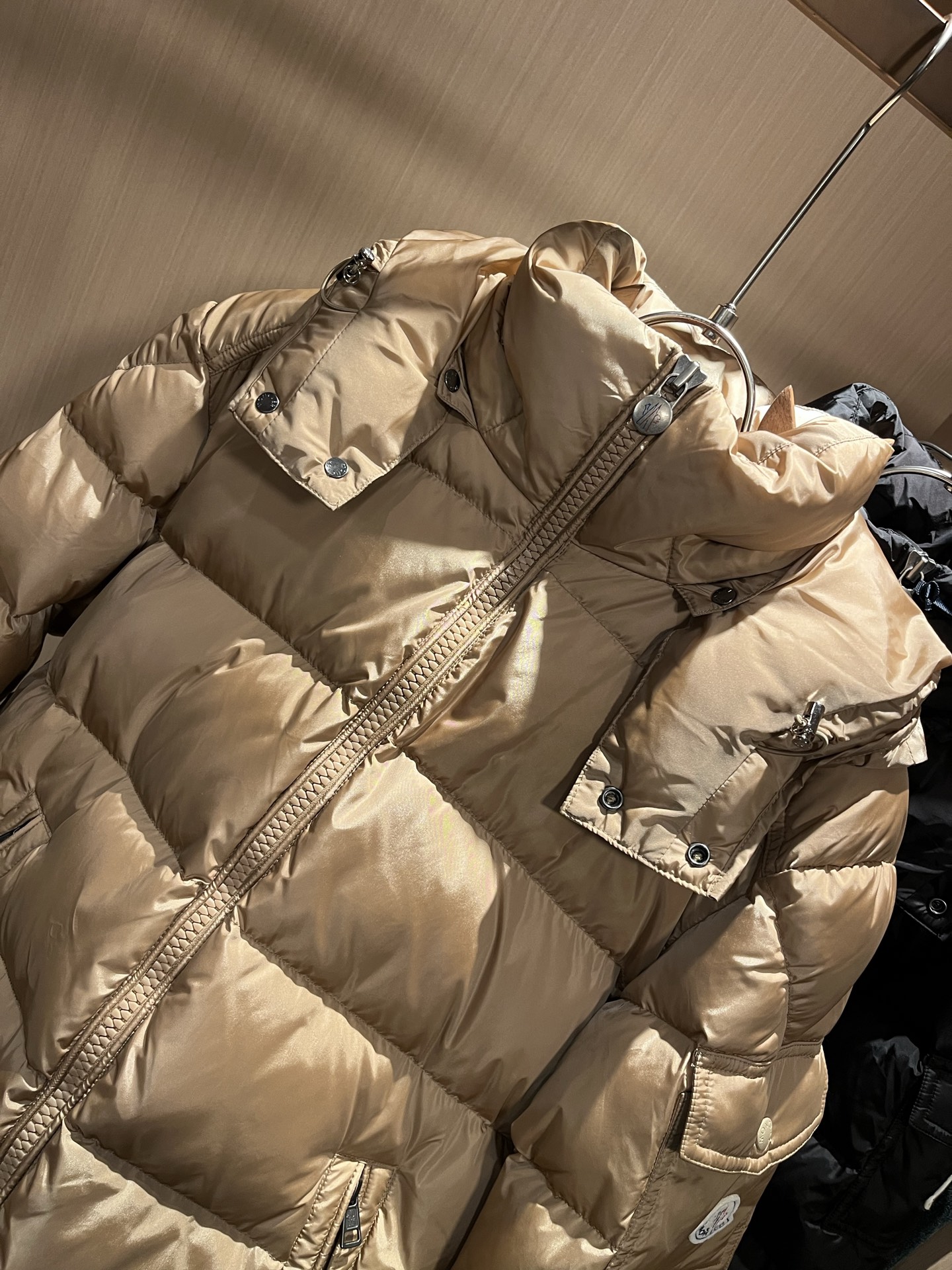 Mon*ler蒙口 2025秋冬新款男女同款👫羽绒服 ！年度的压轴款登场...匠心技艺于一身的经典款.高