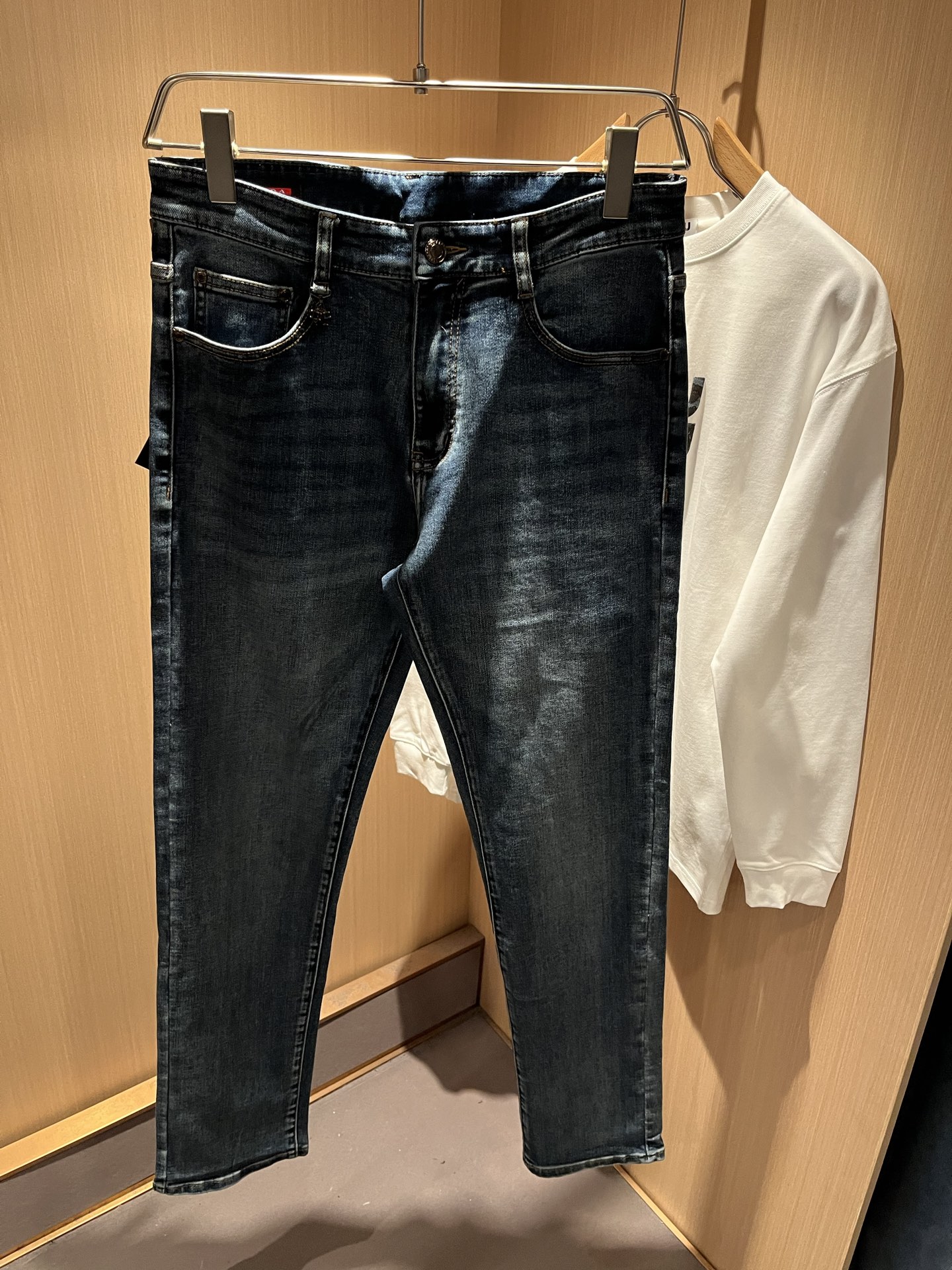 PRA*DA 普拉达 2025秋冬新品发售！牛仔高级百搭实用主义不哗众取宠！港澳台地区限定款！！立体裁剪