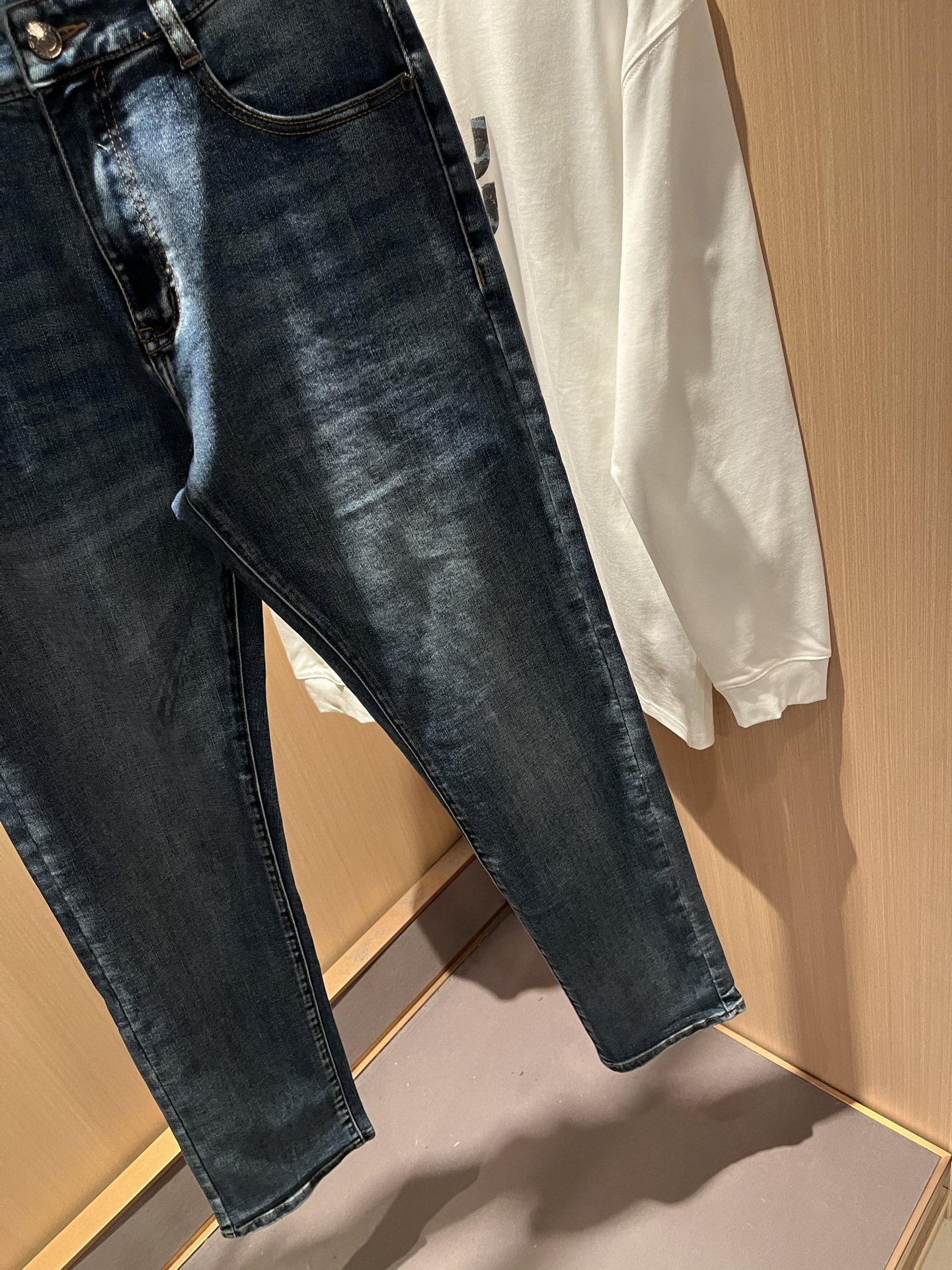 PRA*DA 普拉达 2025秋冬新品发售！牛仔高级百搭实用主义不哗众取宠！港澳台地区限定款！！立体裁剪