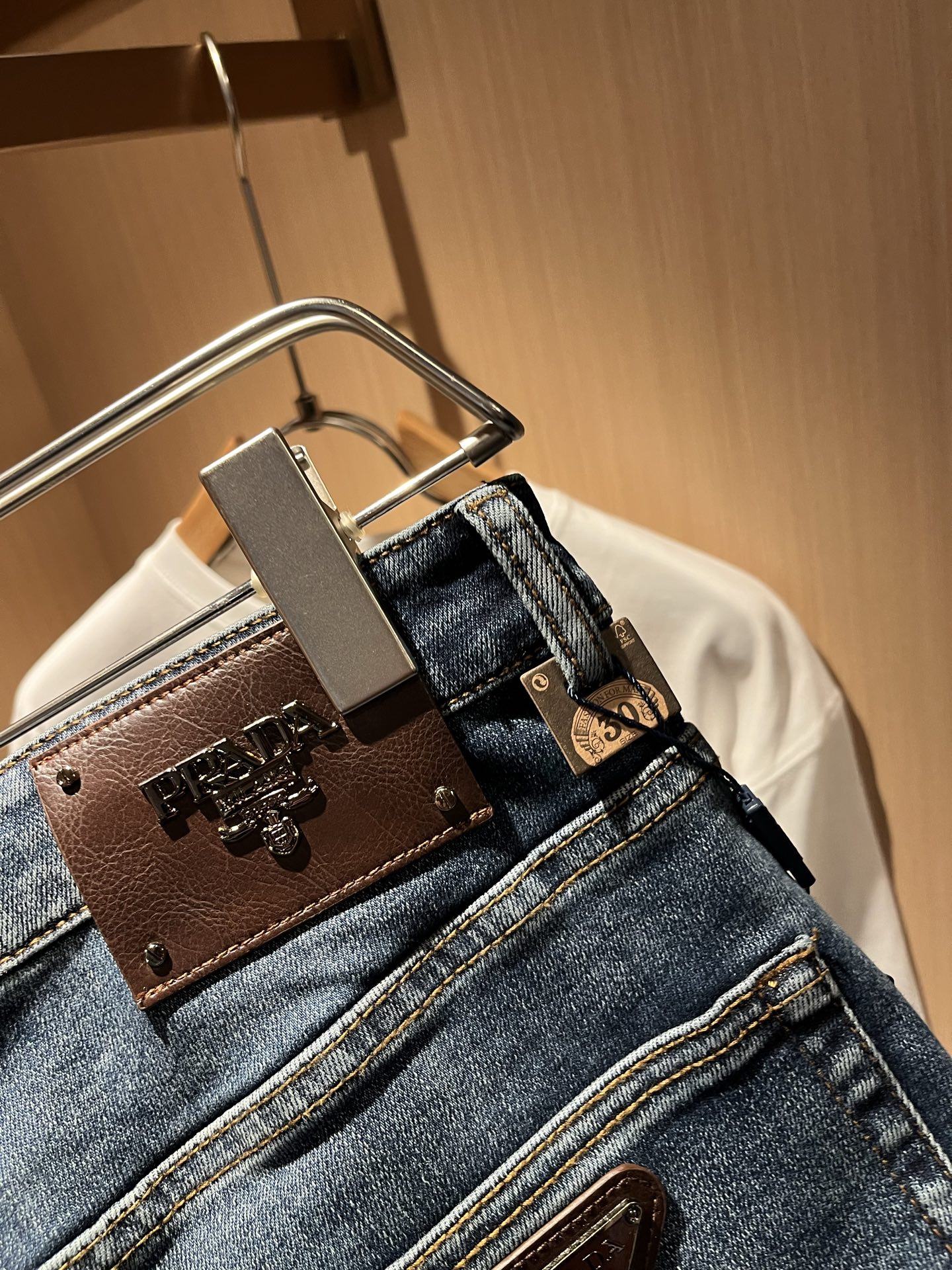 PRA*DA 普拉达 2025秋冬新品发售！牛仔高级百搭实用主义不哗众取宠！港澳台地区限定款！！立体裁剪