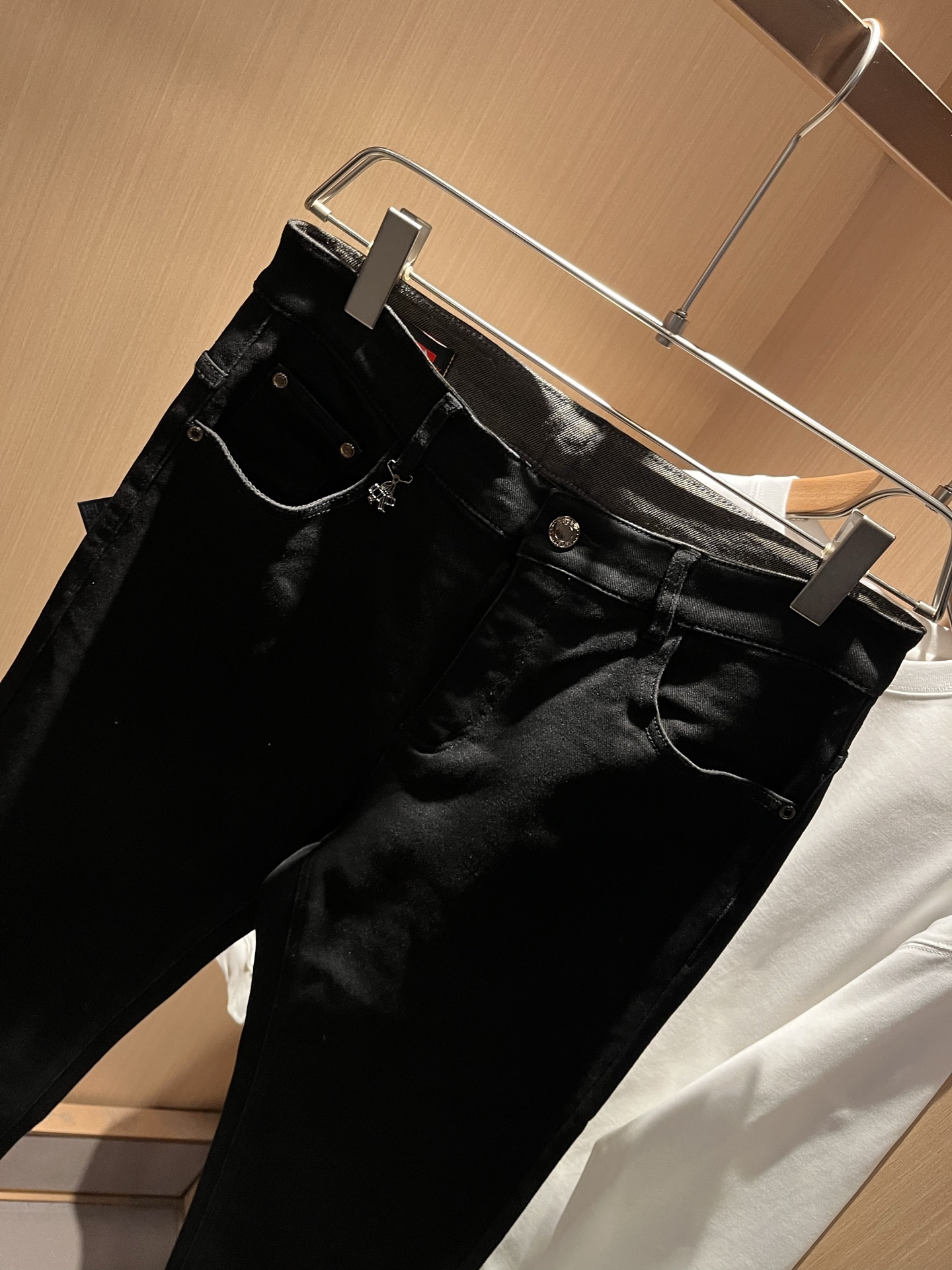 PRA*DA 普拉达 2025秋冬新品发售！牛仔高级百搭实用主义不哗众取宠！港澳台地区限定款！！立体裁剪