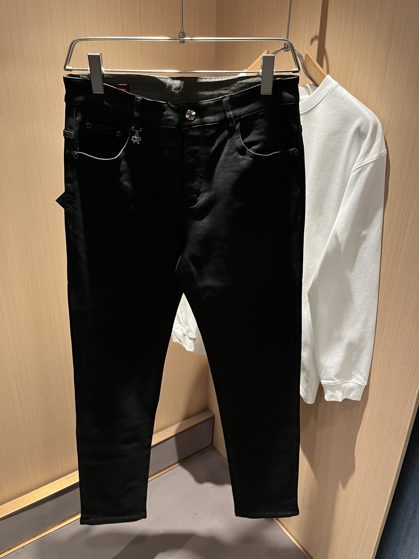 PRA*DA 普拉达 2025秋冬新品发售！牛仔高级百搭实用主义不哗众取宠！港澳台地区限定款！！立体裁剪