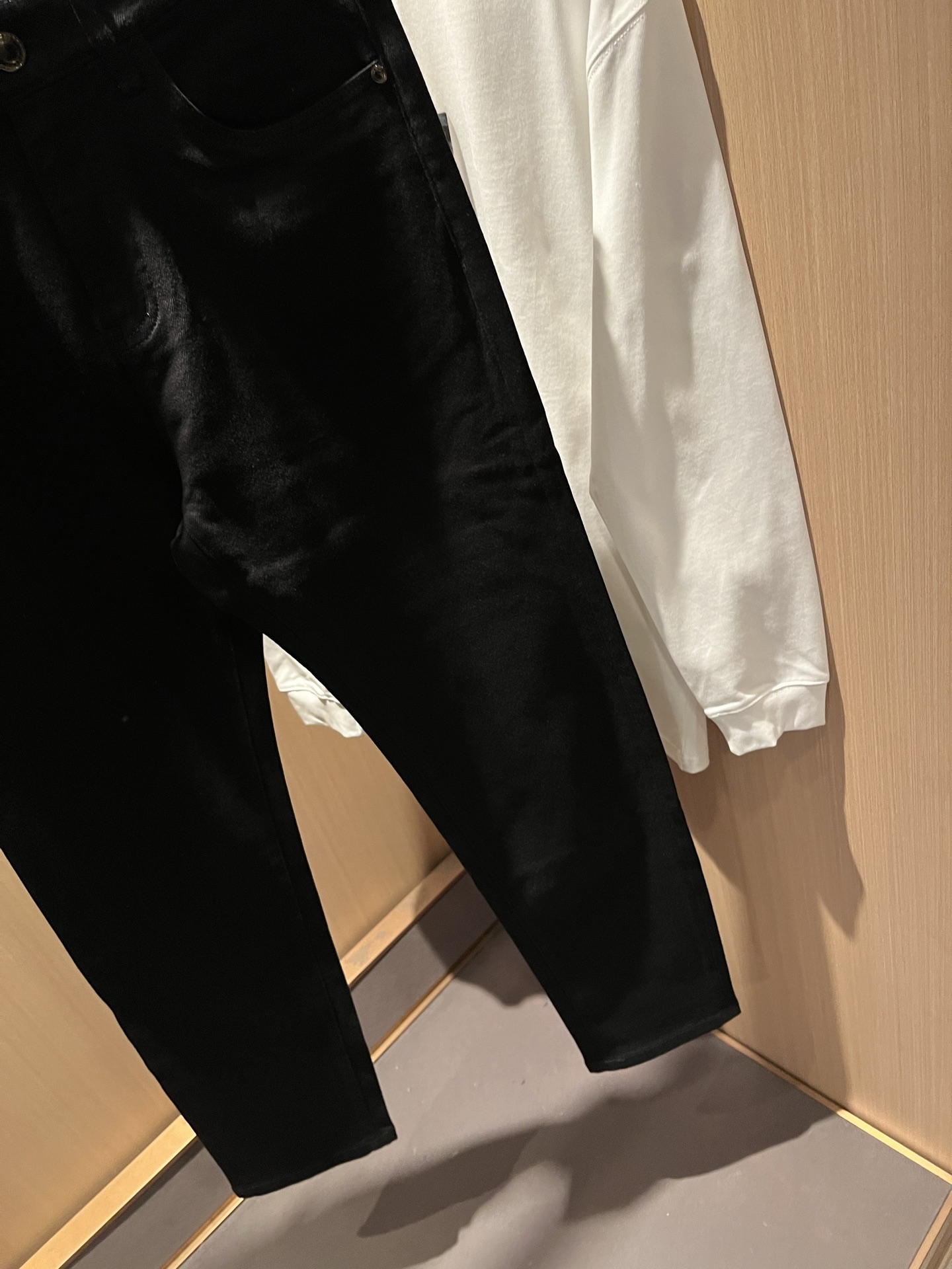 PRA*DA 普拉达 2025秋冬新品发售！牛仔高级百搭实用主义不哗众取宠！港澳台地区限定款！！立体裁剪