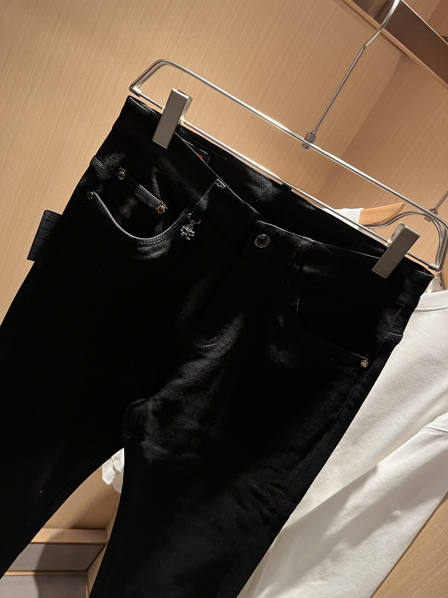 PRA*DA 普拉达 2025秋冬新品发售！牛仔高级百搭实用主义不哗众取宠！港澳台地区限定款！！立体裁剪