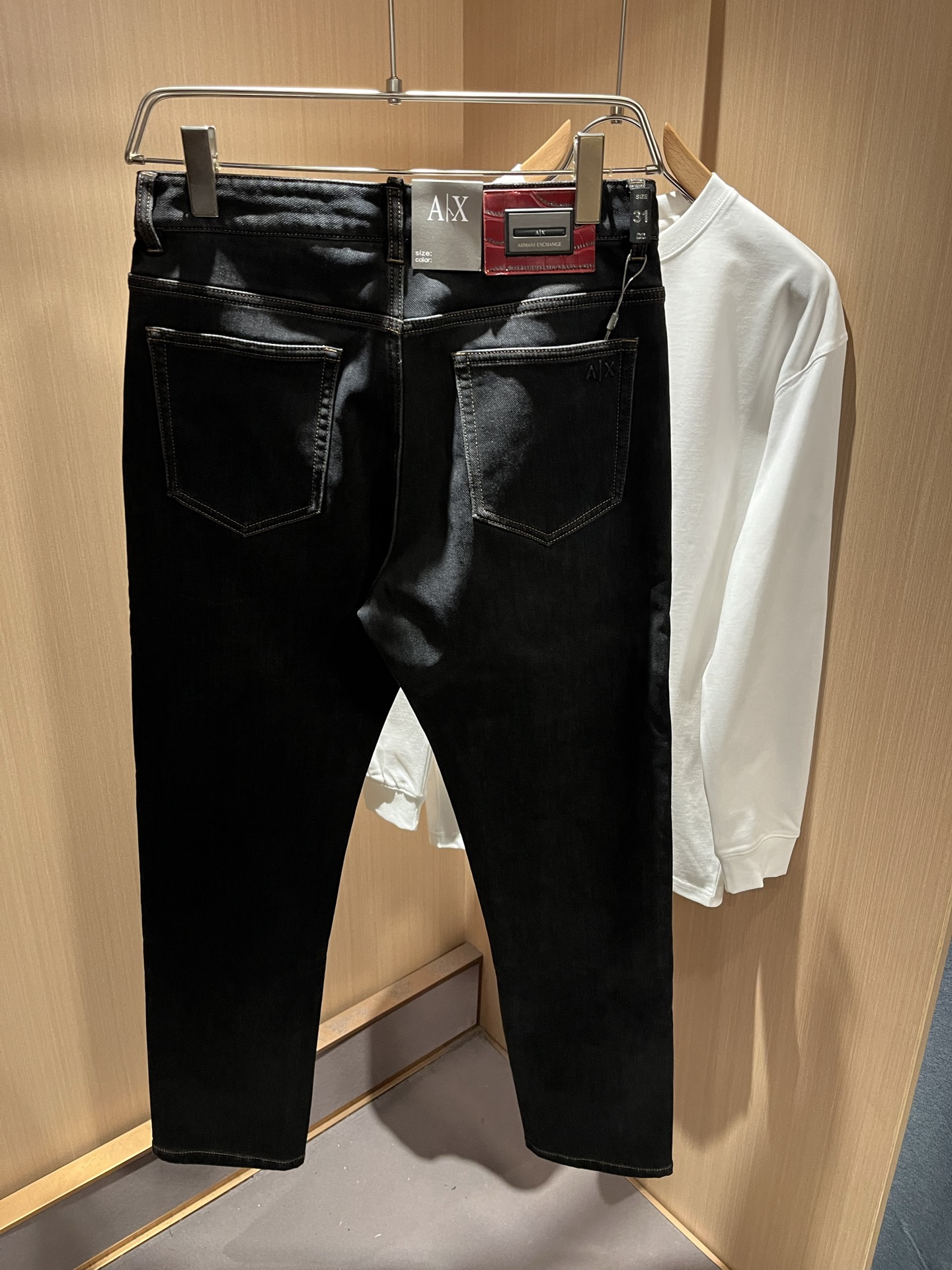 Arman阿*尼2025秋冬新款男士小直筒牛仔裤，贸易公司订单！官网同步 经典之作很好搭配衣服哦 怎么穿