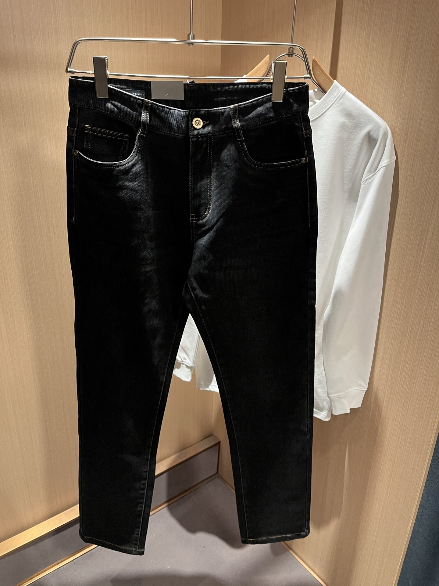 Arman阿*尼2025秋冬新款男士小直筒牛仔裤，贸易公司订单！官网同步 经典之作很好搭配衣服哦 怎么穿