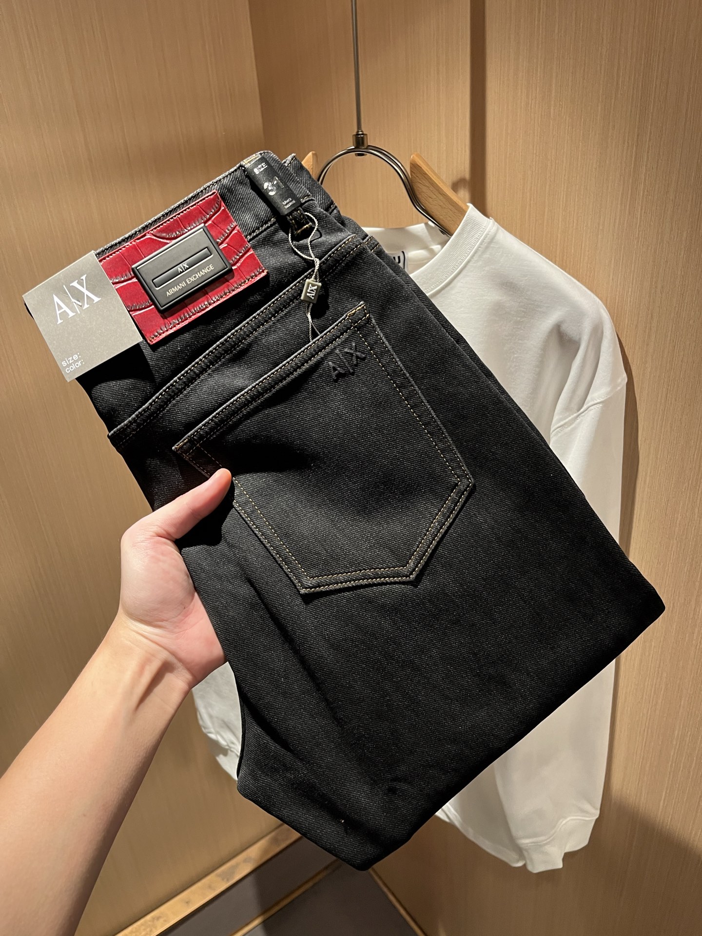 Arman阿*尼2025秋冬新款男士小直筒牛仔裤，贸易公司订单！官网同步 经典之作很好搭配衣服哦 怎么穿