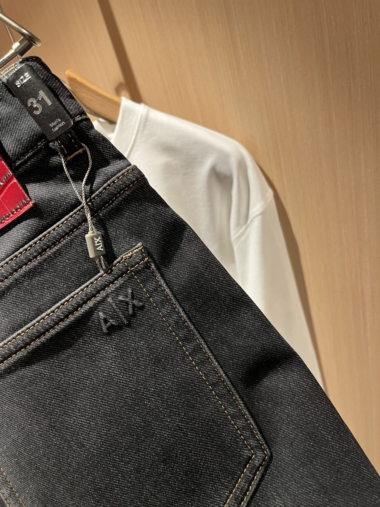 Arman阿*尼2025秋冬新款男士小直筒牛仔裤，贸易公司订单！官网同步 经典之作很好搭配衣服哦 怎么穿