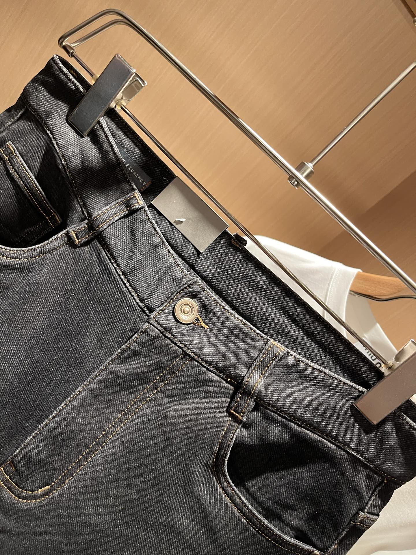 Arman阿*尼2025秋冬新款男士小直筒牛仔裤，贸易公司订单！官网同步 经典之作很好搭配衣服哦 怎么穿