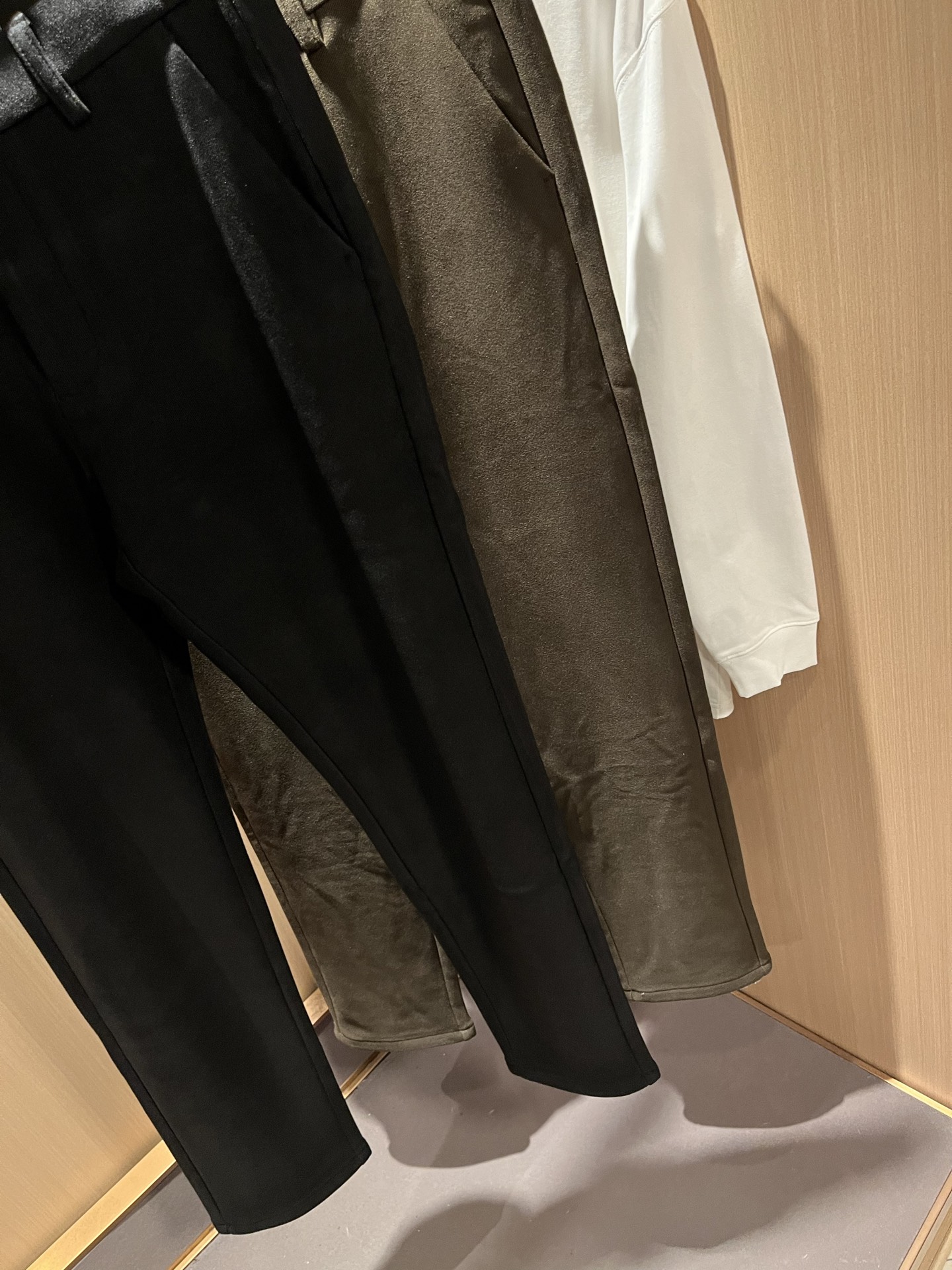 BURBER*Y巴*莉 2025秋冬男士休闲西裤，男士经典基础款小直筒裤 简洁纯色百搭款五金logo辅料