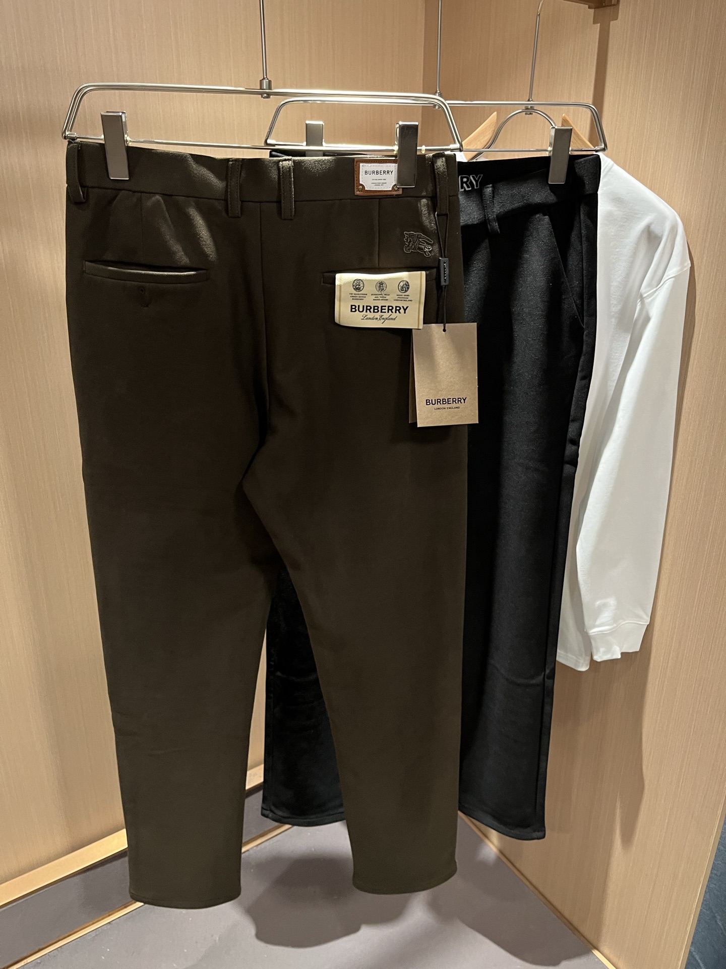 BURBER*Y巴*莉 2025秋冬男士休闲西裤，男士经典基础款小直筒裤 简洁纯色百搭款五金logo辅料