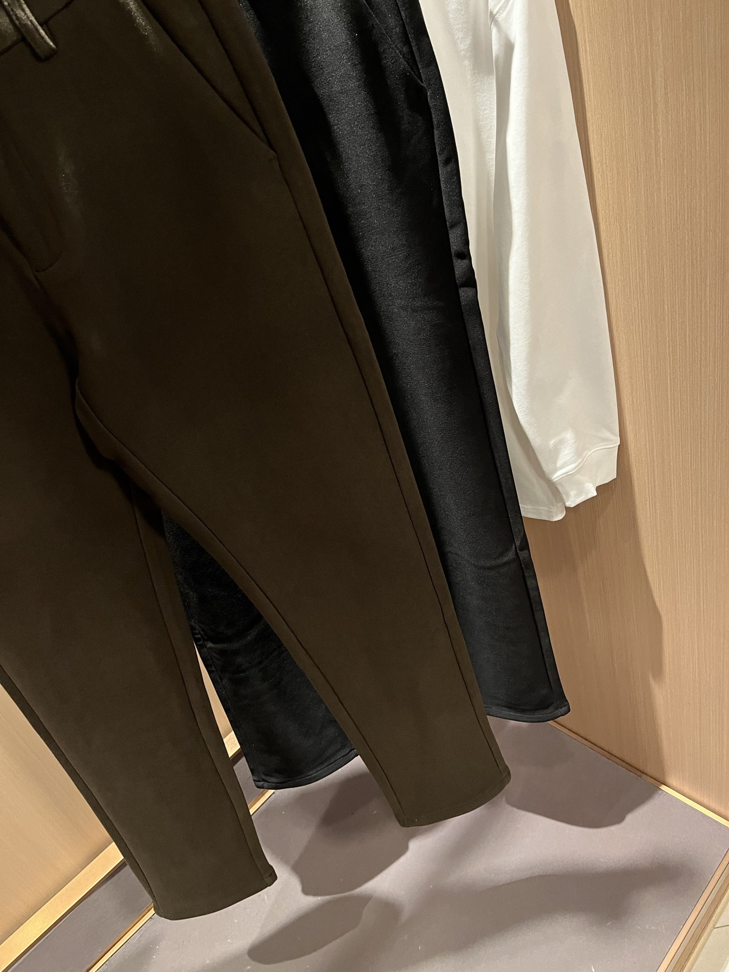 BURBER*Y巴*莉 2025秋冬男士休闲西裤，男士经典基础款小直筒裤 简洁纯色百搭款五金logo辅料