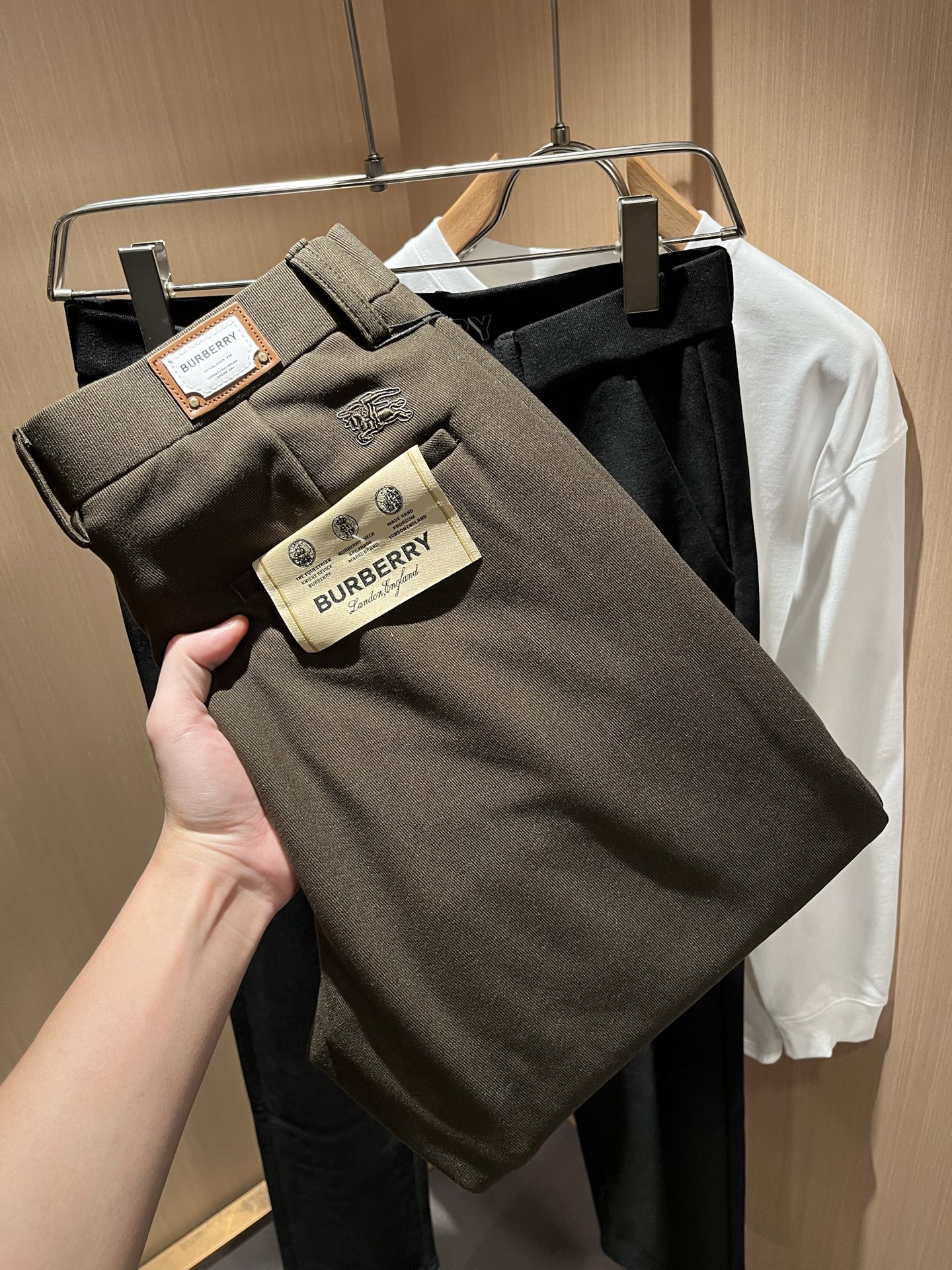 BURBER*Y巴*莉 2025秋冬男士休闲西裤，男士经典基础款小直筒裤 简洁纯色百搭款五金logo辅料