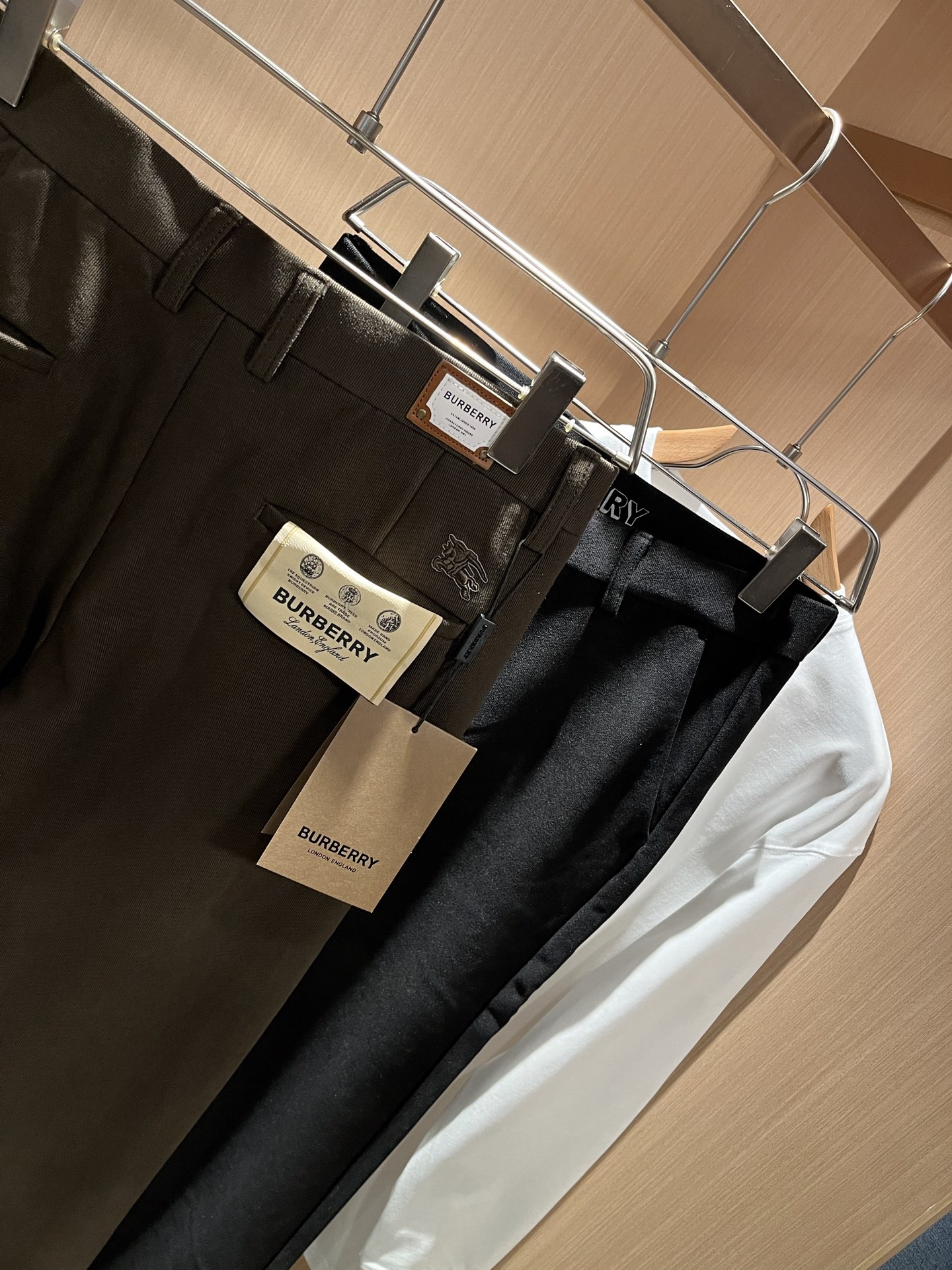 BURBER*Y巴*莉 2025秋冬男士休闲西裤，男士经典基础款小直筒裤 简洁纯色百搭款五金logo辅料