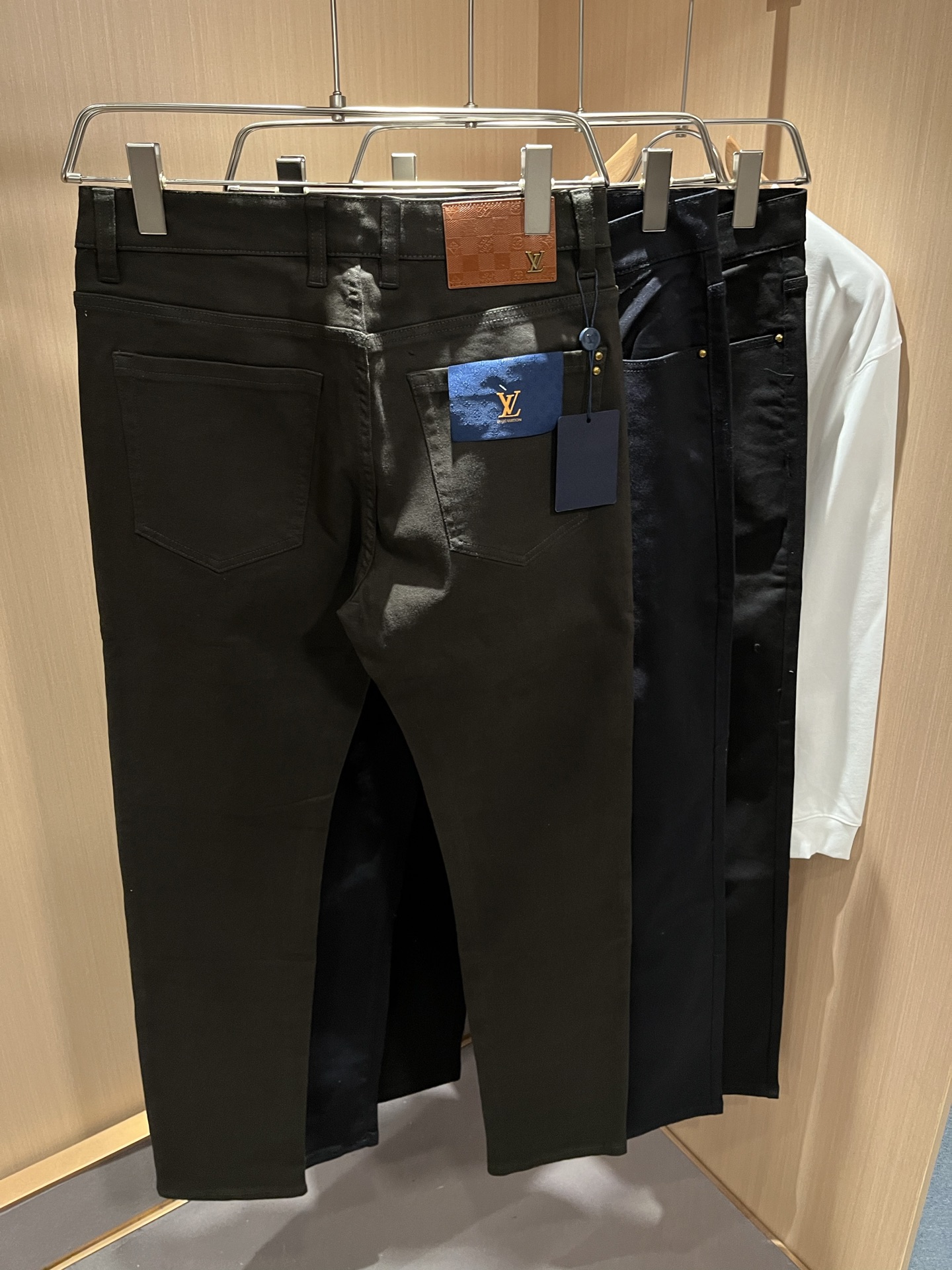 LouisVuitt*路易*登 2025秋冬新款男士休闲西裤，男士经典时尚百搭商务休闲西裤! 都市精英商