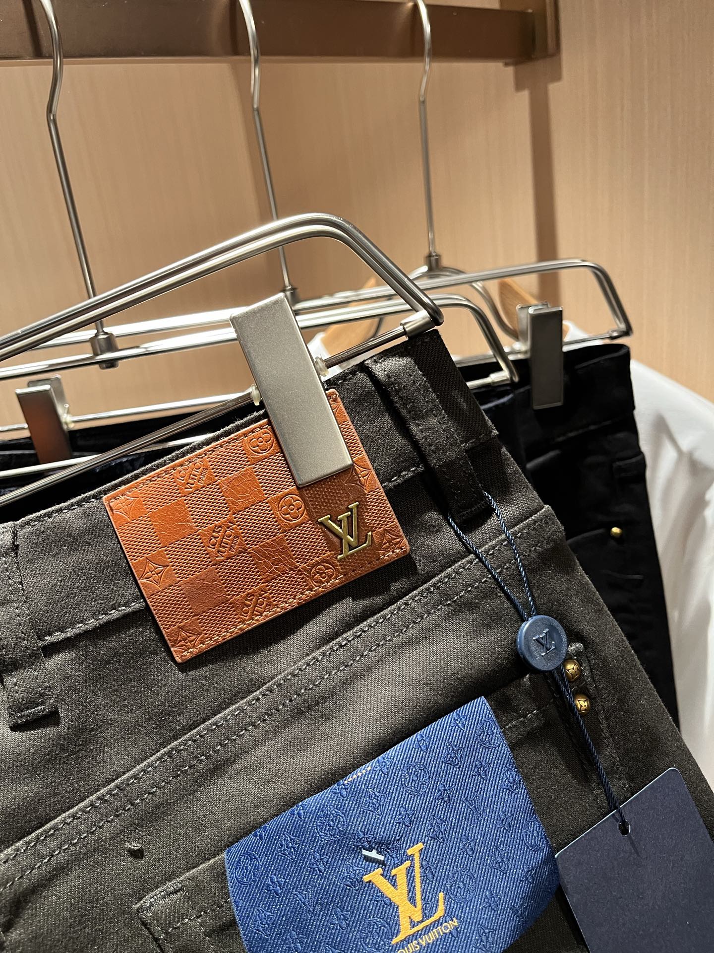 LouisVuitt*路易*登 2025秋冬新款男士休闲西裤，男士经典时尚百搭商务休闲西裤! 都市精英商