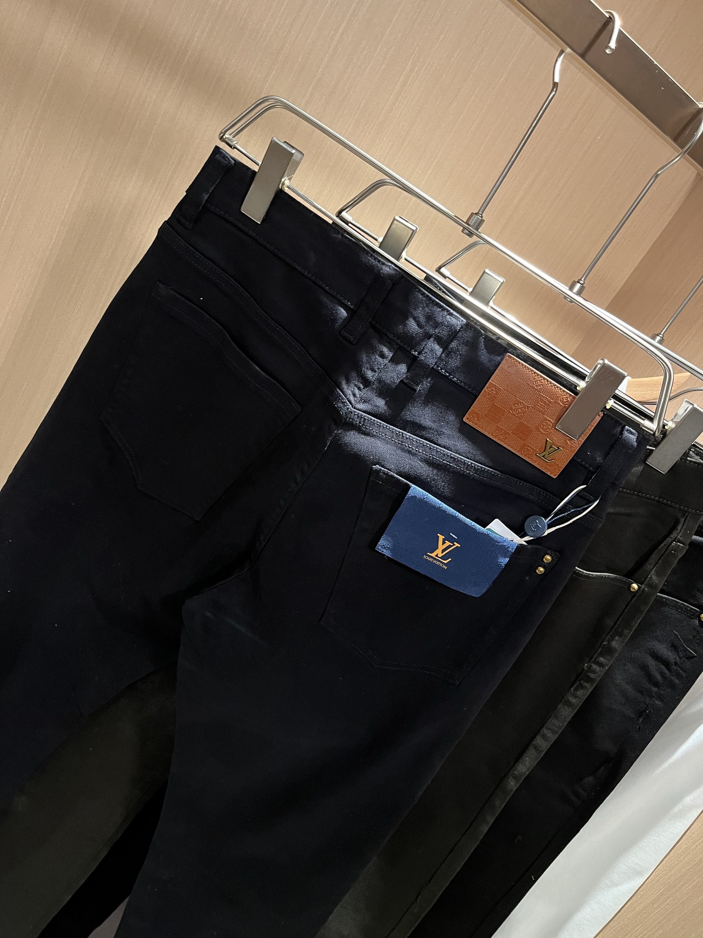 LouisVuitt*路易*登 2025秋冬新款男士休闲西裤，男士经典时尚百搭商务休闲西裤! 都市精英商