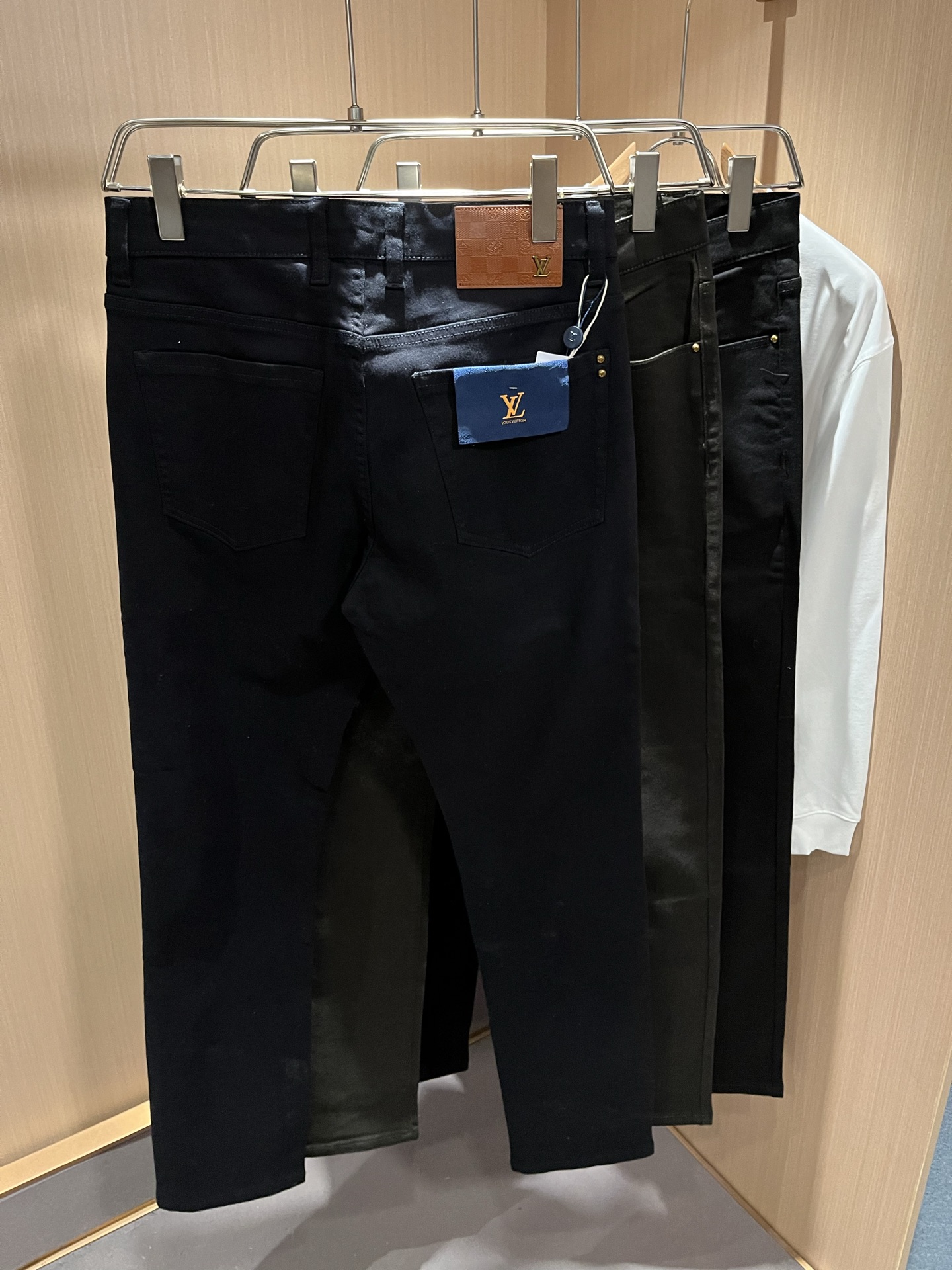 LouisVuitt*路易*登 2025秋冬新款男士休闲西裤，男士经典时尚百搭商务休闲西裤! 都市精英商