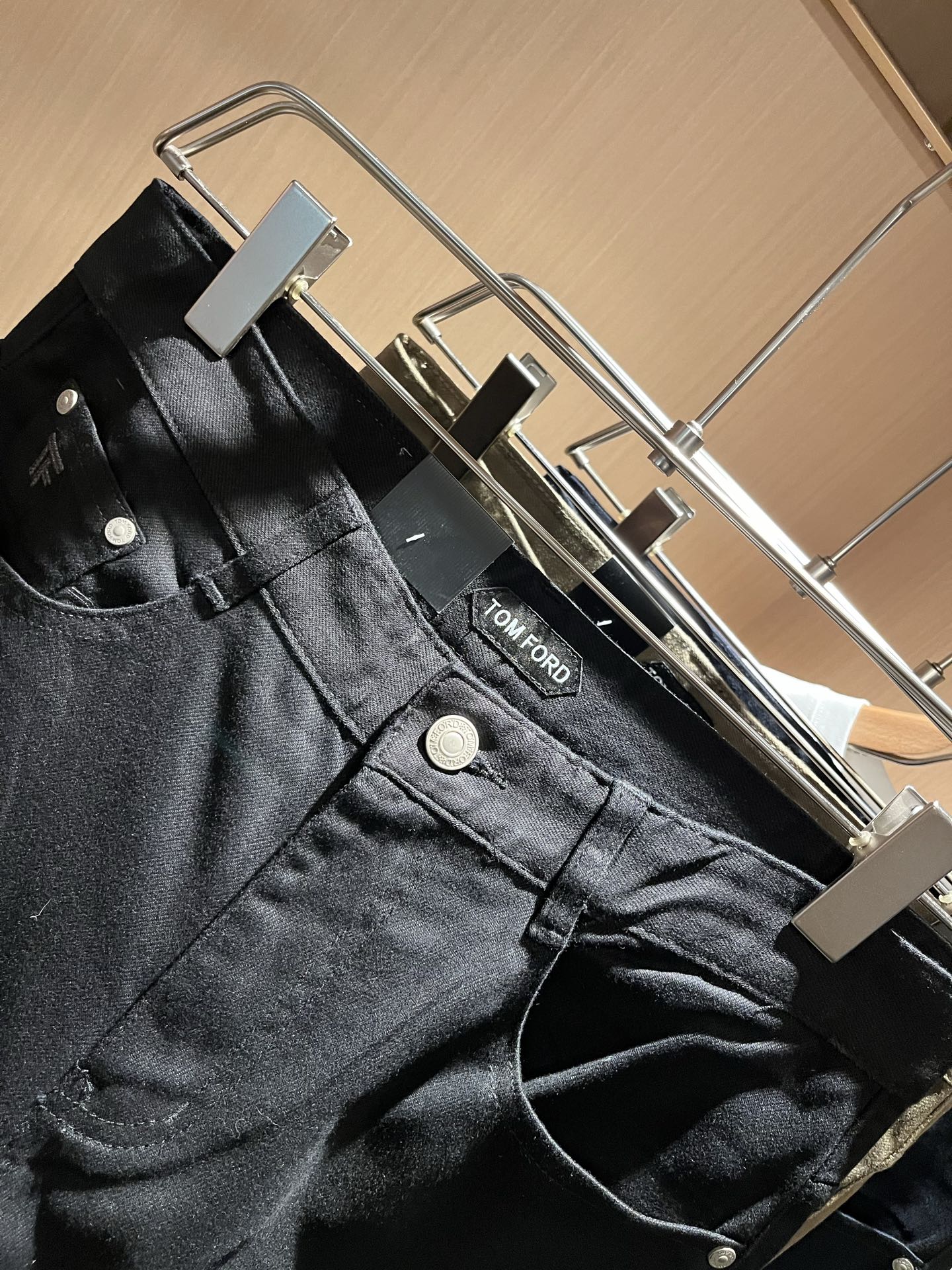 TOM FORD 汤姆福特 2025秋冬新品男士休闲裤，最新的贸易订单全品相！上身舒适透气，不僵硬，整体