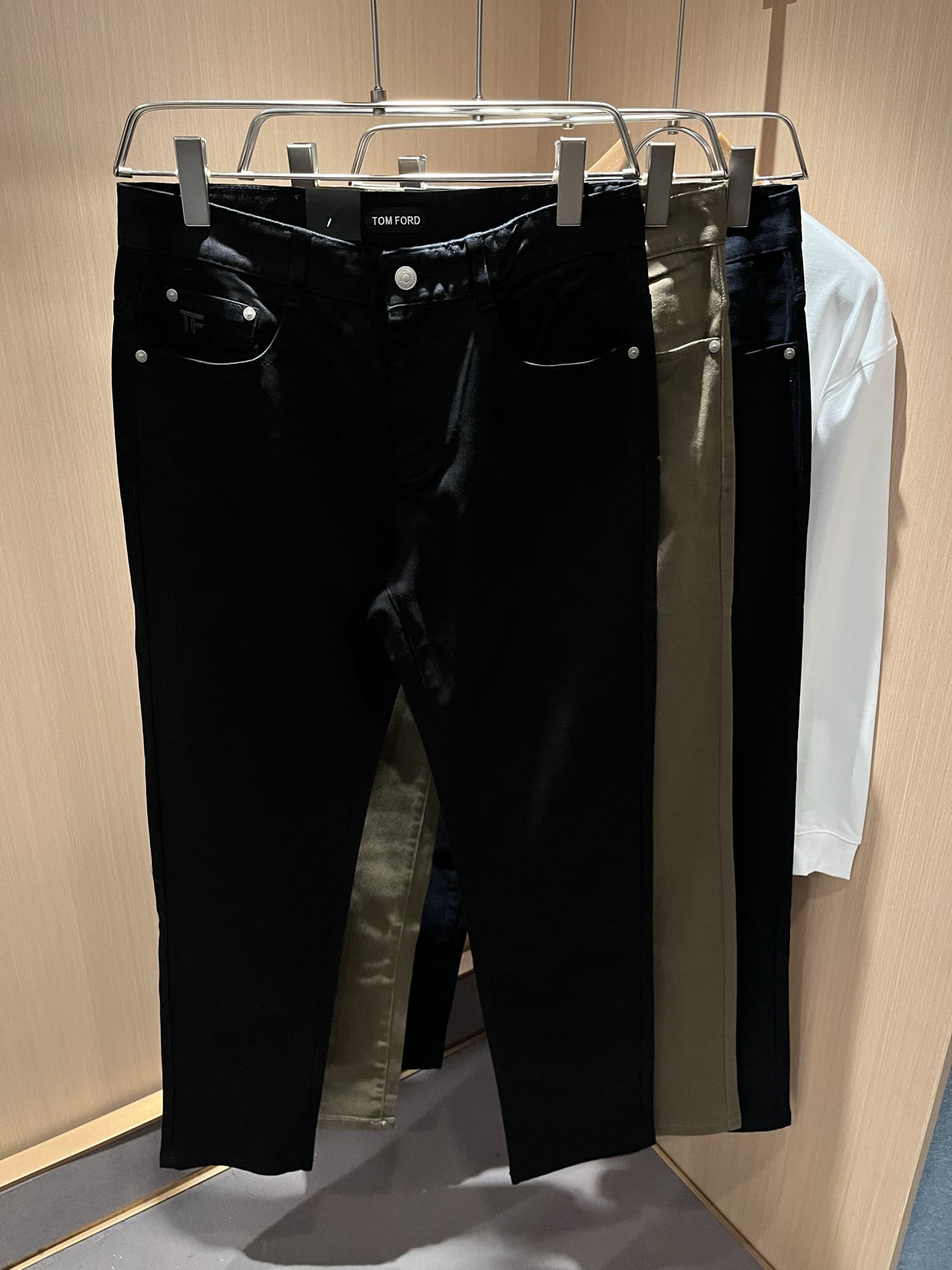 TOM FORD 汤姆福特 2025秋冬新品男士休闲裤，最新的贸易订单全品相！上身舒适透气，不僵硬，整体