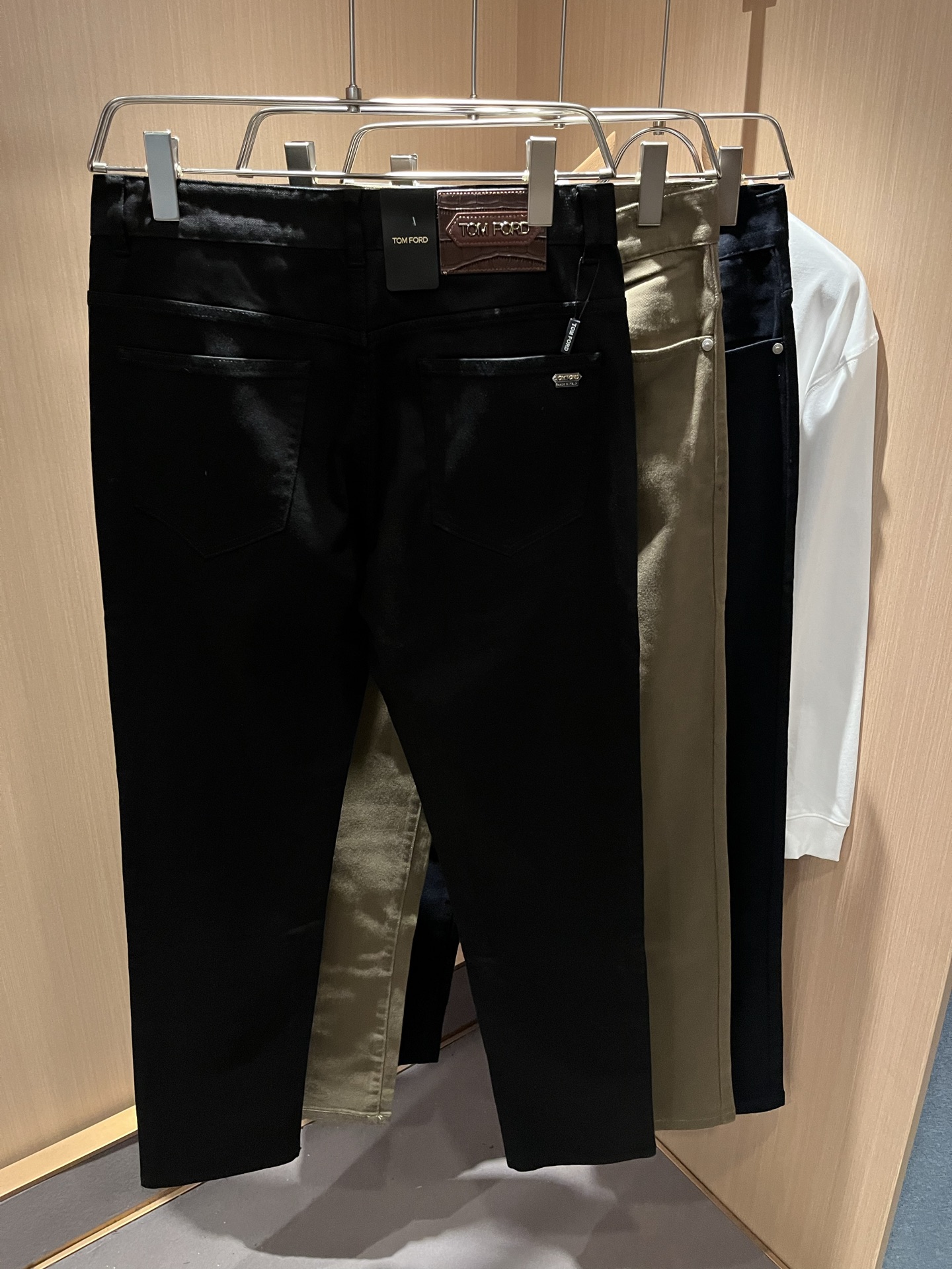 TOM FORD 汤姆福特 2025秋冬新品男士休闲裤，最新的贸易订单全品相！上身舒适透气，不僵硬，整体