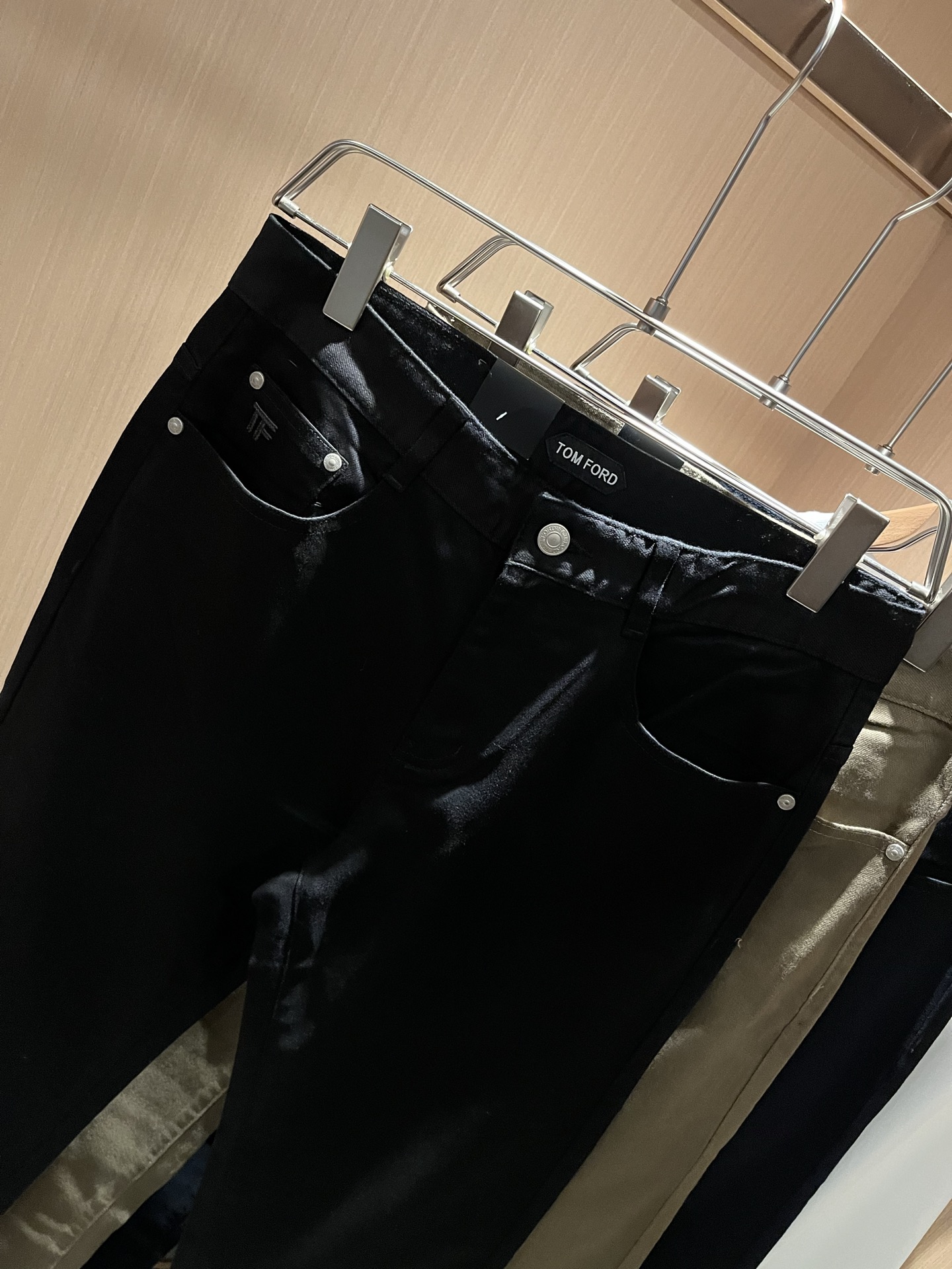 TOM FORD 汤姆福特 2025秋冬新品男士休闲裤，最新的贸易订单全品相！上身舒适透气，不僵硬，整体