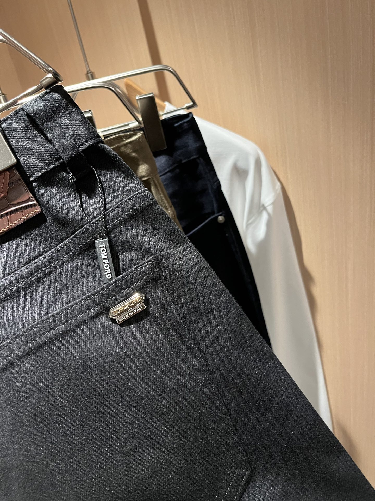 TOM FORD 汤姆福特 2025秋冬新品男士休闲裤，最新的贸易订单全品相！上身舒适透气，不僵硬，整体