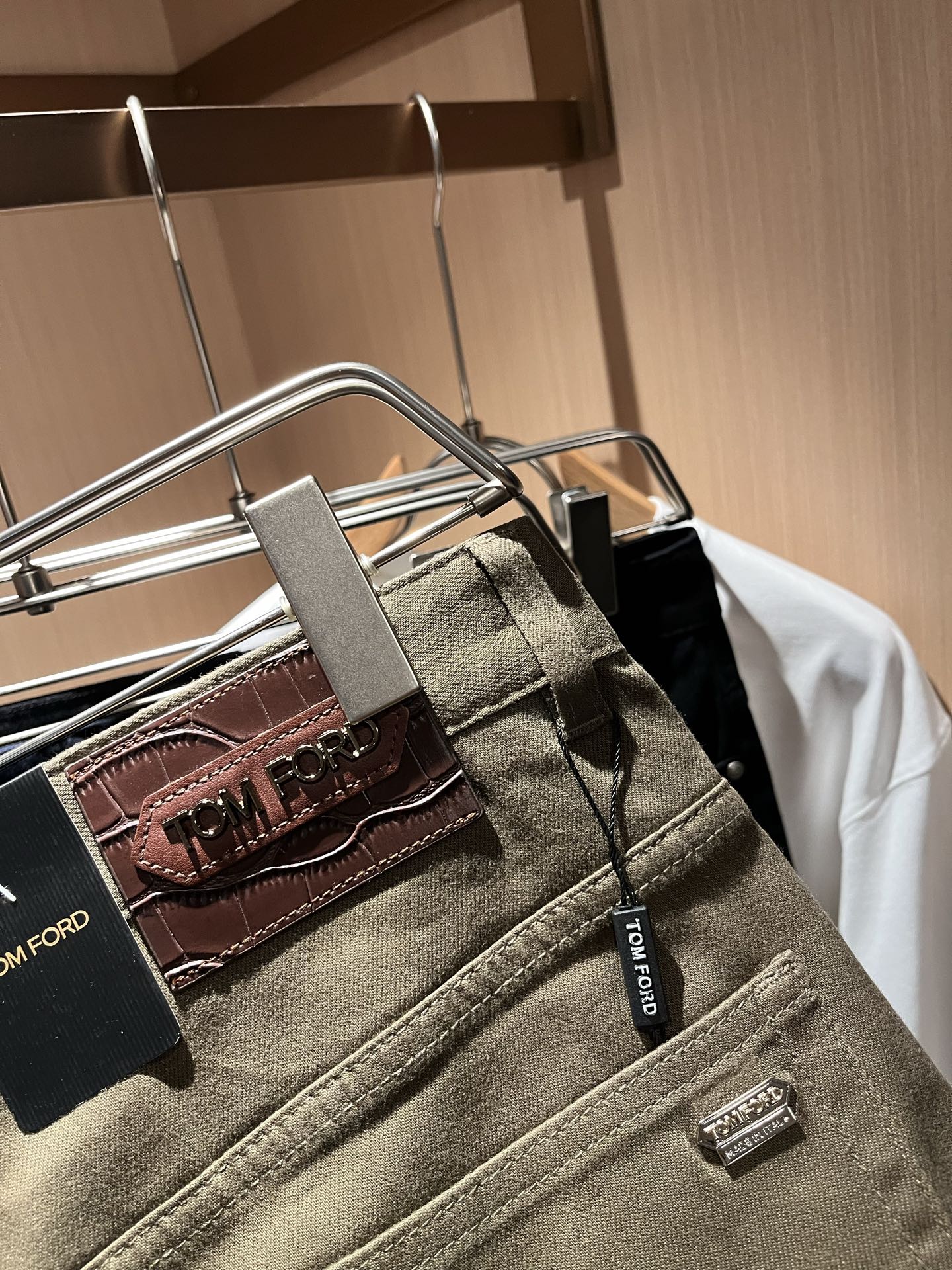 TOM FORD 汤姆福特 2025秋冬新品男士休闲裤，最新的贸易订单全品相！上身舒适透气，不僵硬，整体