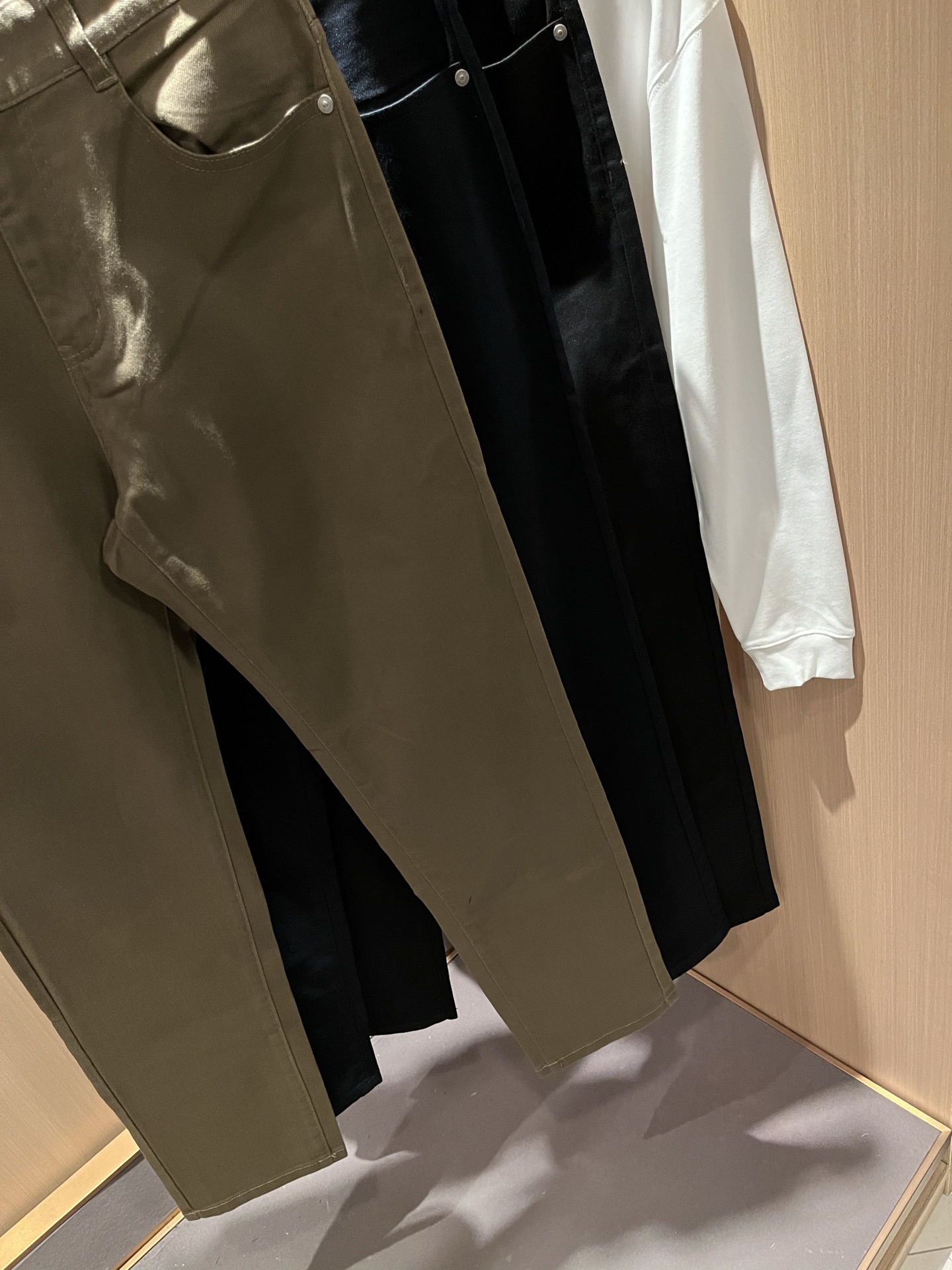 TOM FORD 汤姆福特 2025秋冬新品男士休闲裤，最新的贸易订单全品相！上身舒适透气，不僵硬，整体