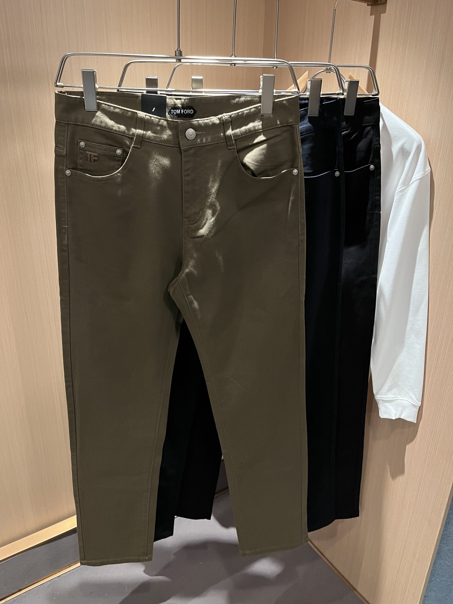 TOM FORD 汤姆福特 2025秋冬新品男士休闲裤，最新的贸易订单全品相！上身舒适透气，不僵硬，整体