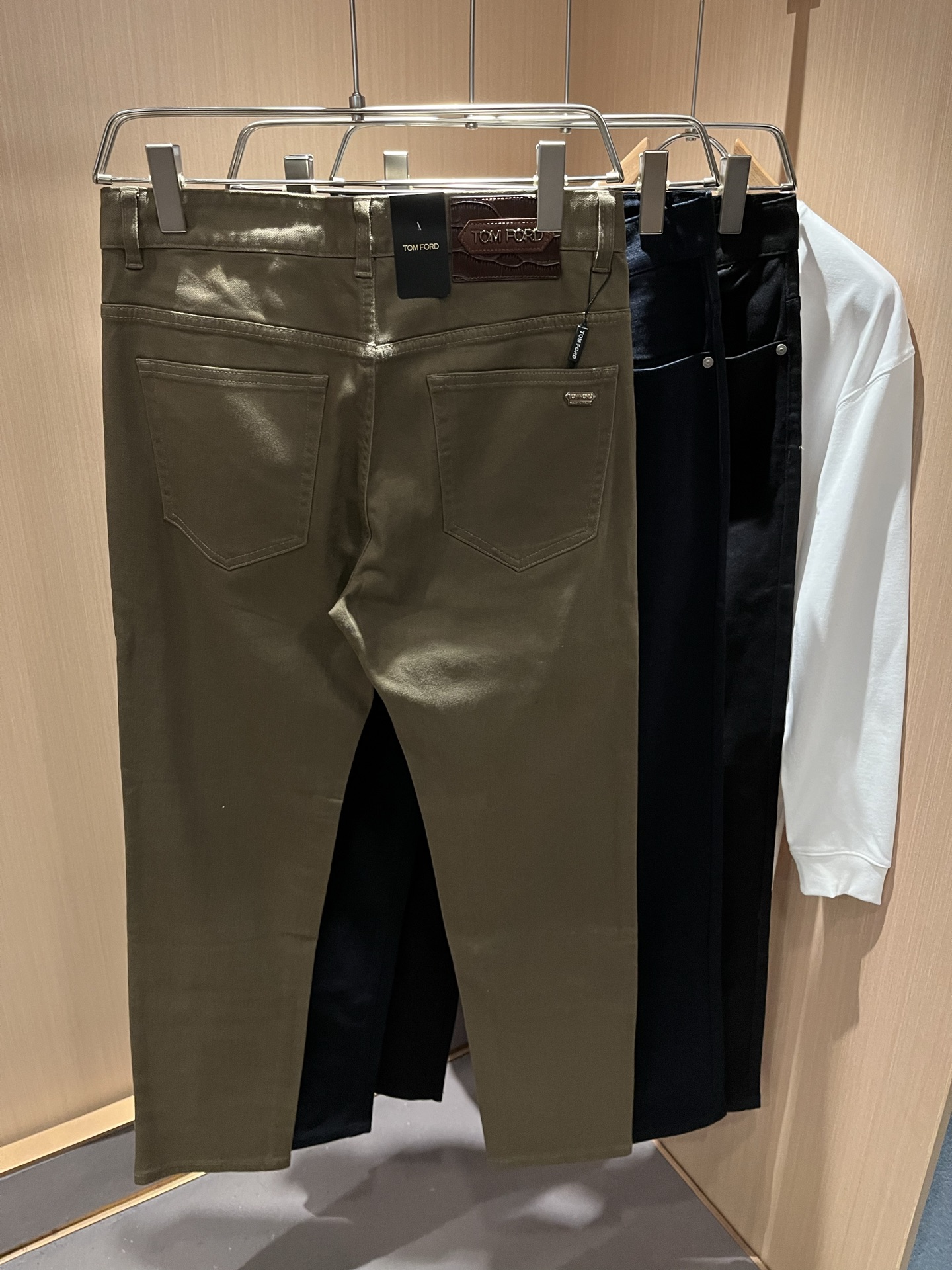 TOM FORD 汤姆福特 2025秋冬新品男士休闲裤，最新的贸易订单全品相！上身舒适透气，不僵硬，整体