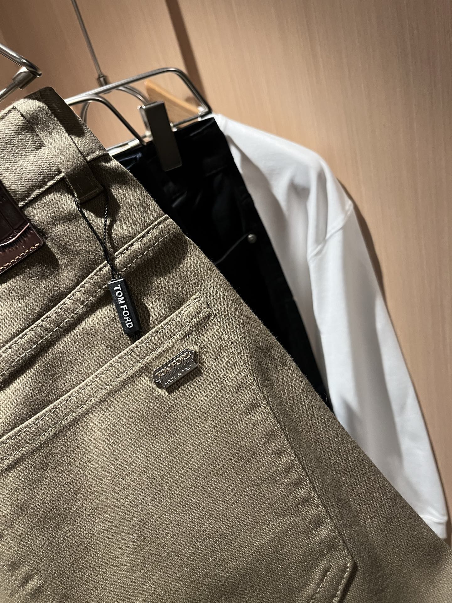 TOM FORD 汤姆福特 2025秋冬新品男士休闲裤，最新的贸易订单全品相！上身舒适透气，不僵硬，整体
