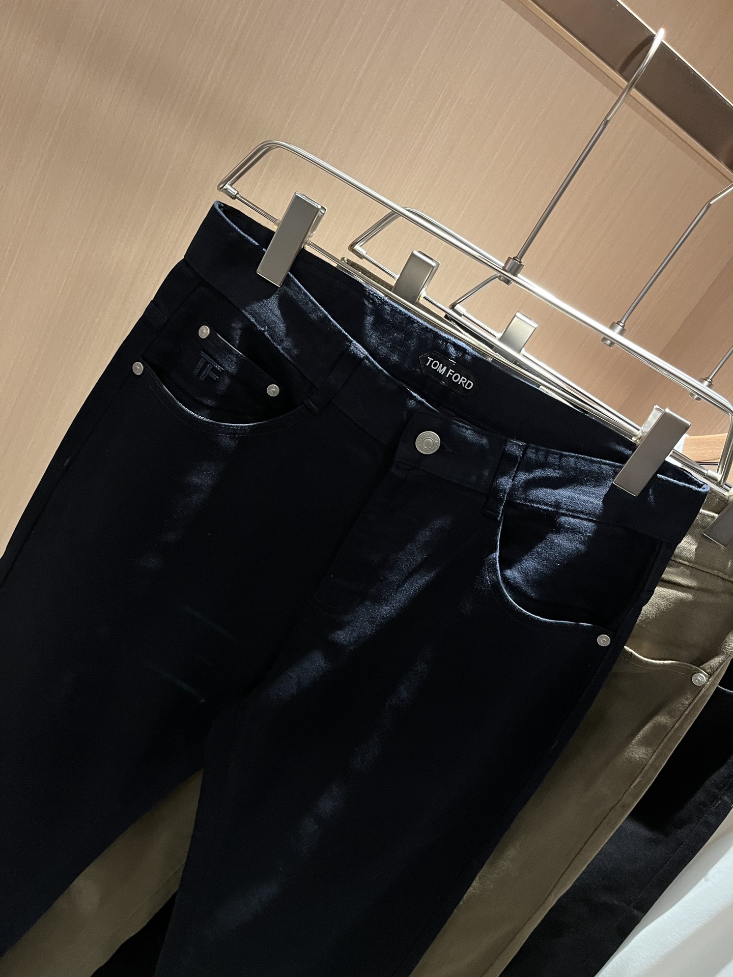 TOM FORD 汤姆福特 2025秋冬新品男士休闲裤，最新的贸易订单全品相！上身舒适透气，不僵硬，整体