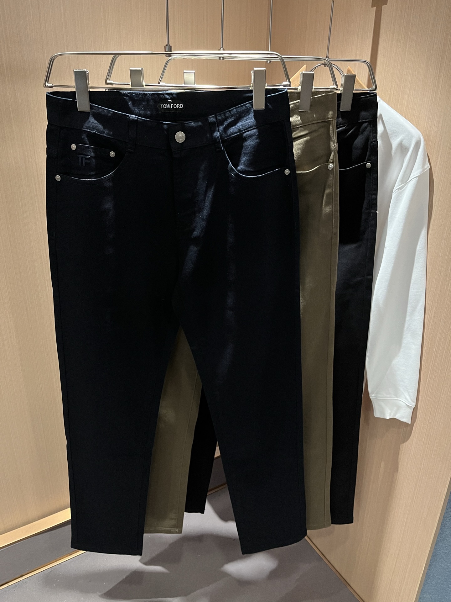 TOM FORD 汤姆福特 2025秋冬新品男士休闲裤，最新的贸易订单全品相！上身舒适透气，不僵硬，整体