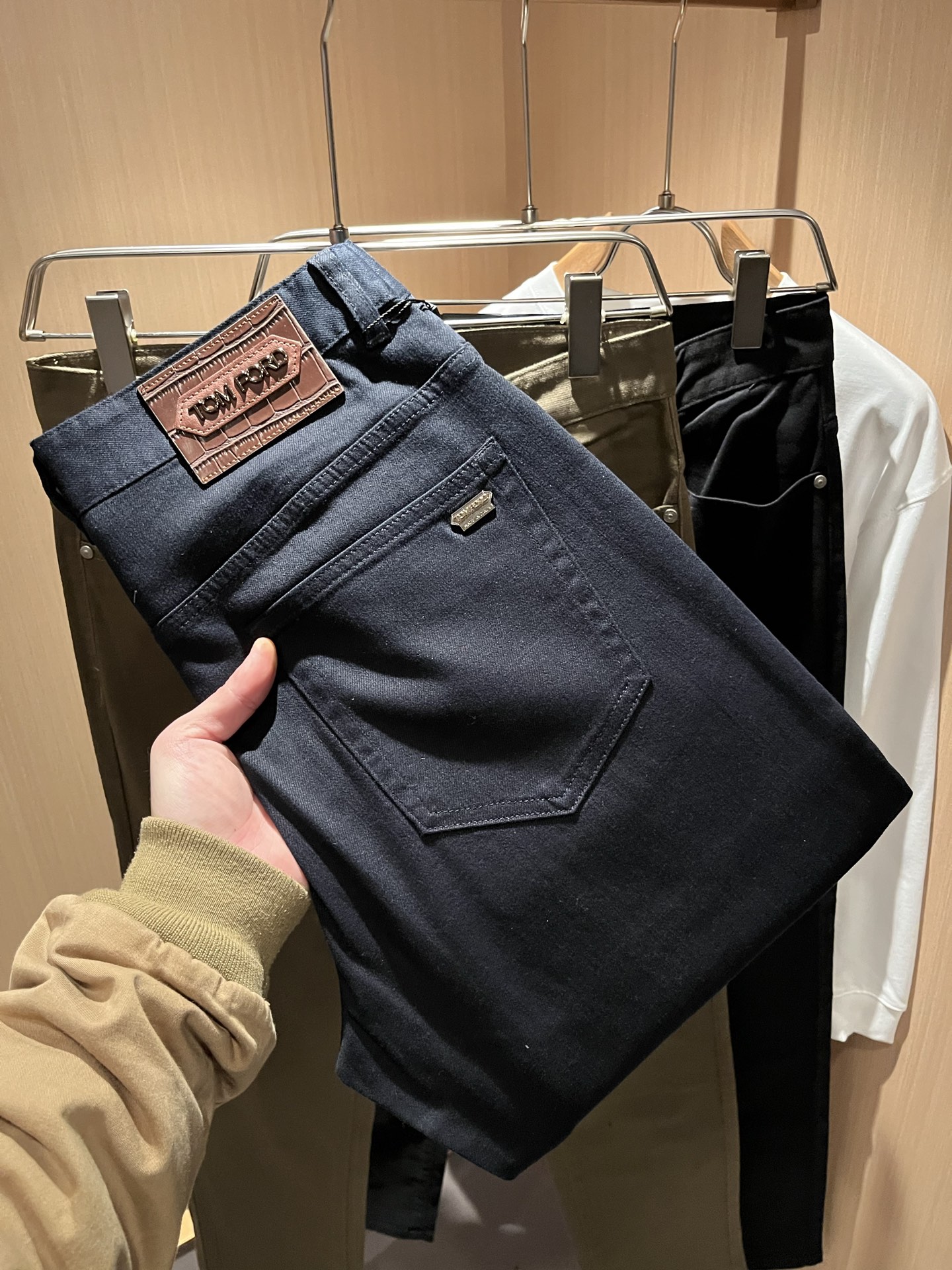 TOM FORD 汤姆福特 2025秋冬新品男士休闲裤，最新的贸易订单全品相！上身舒适透气，不僵硬，整体