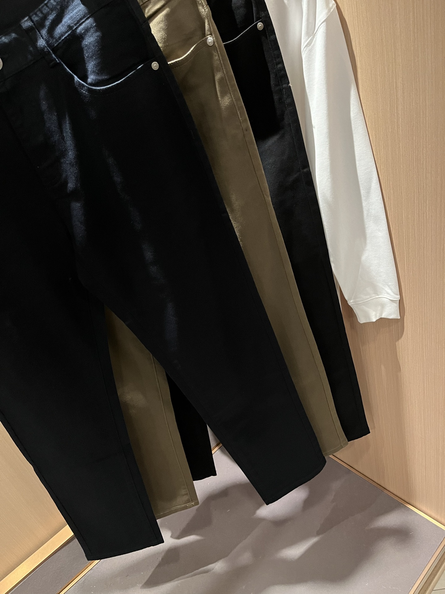 TOM FORD 汤姆福特 2025秋冬新品男士休闲裤，最新的贸易订单全品相！上身舒适透气，不僵硬，整体