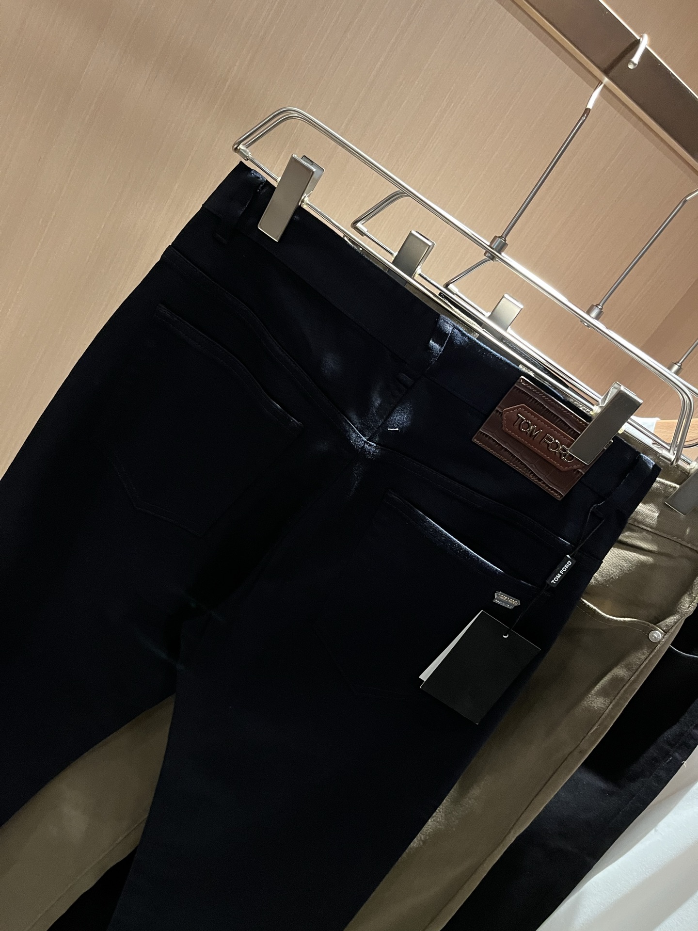 TOM FORD 汤姆福特 2025秋冬新品男士休闲裤，最新的贸易订单全品相！上身舒适透气，不僵硬，整体